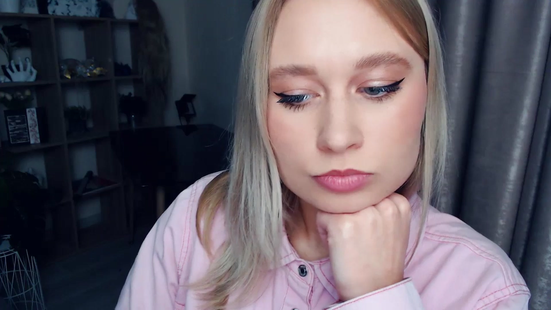 Gallery image thumbnail from Kukla_kolduna's myfreecams stream on, 11/22/2025, 15:50 image 16 of 20