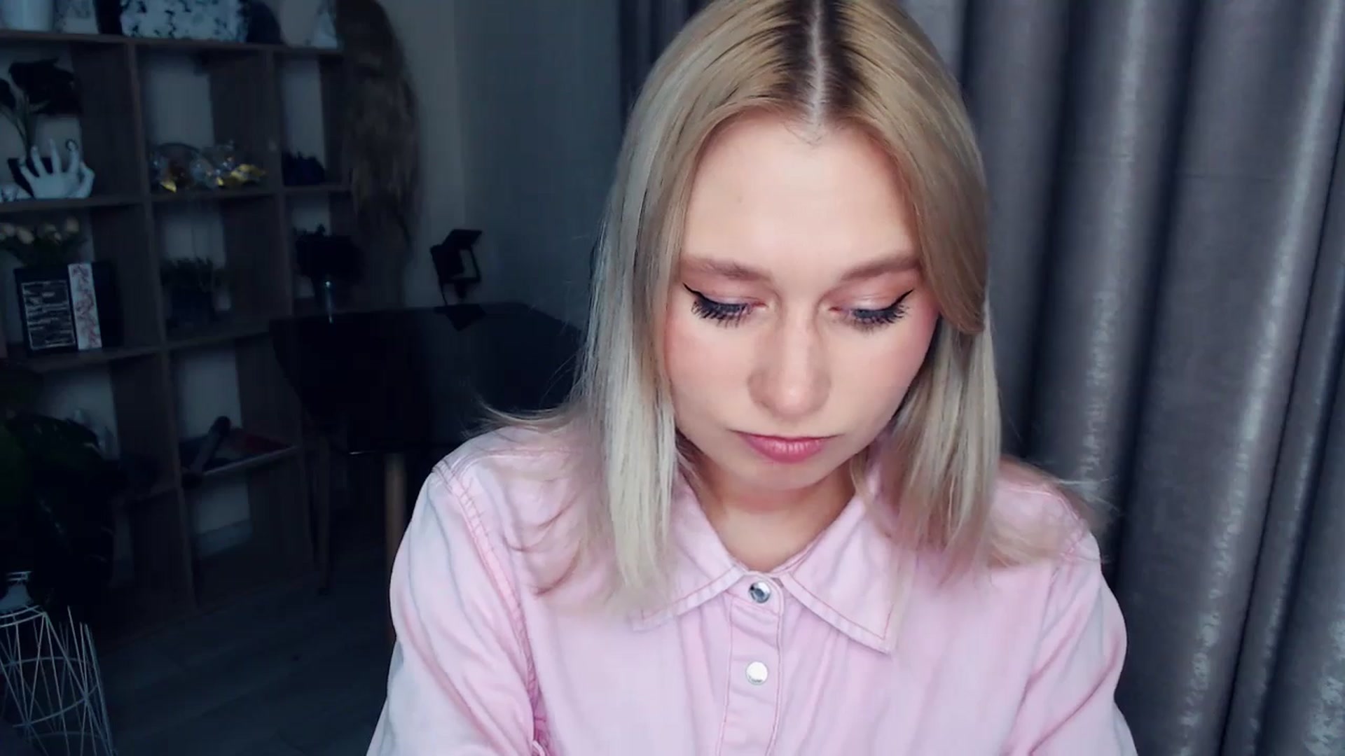 Gallery image thumbnail from Kukla_kolduna's myfreecams stream on, 11/22/2025, 17:15 image 15 of 20