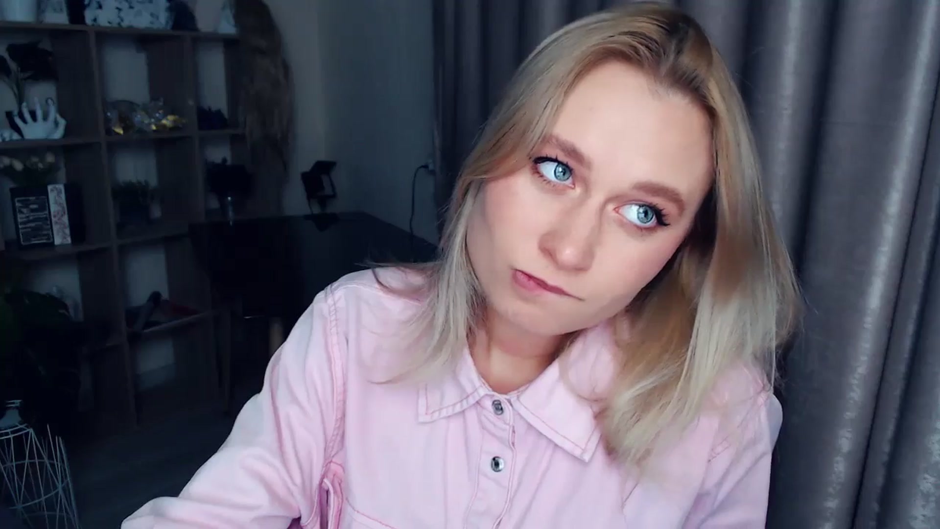 Gallery image thumbnail from Kukla_kolduna's myfreecams stream on, 11/22/2025, 17:15 image 19 of 20