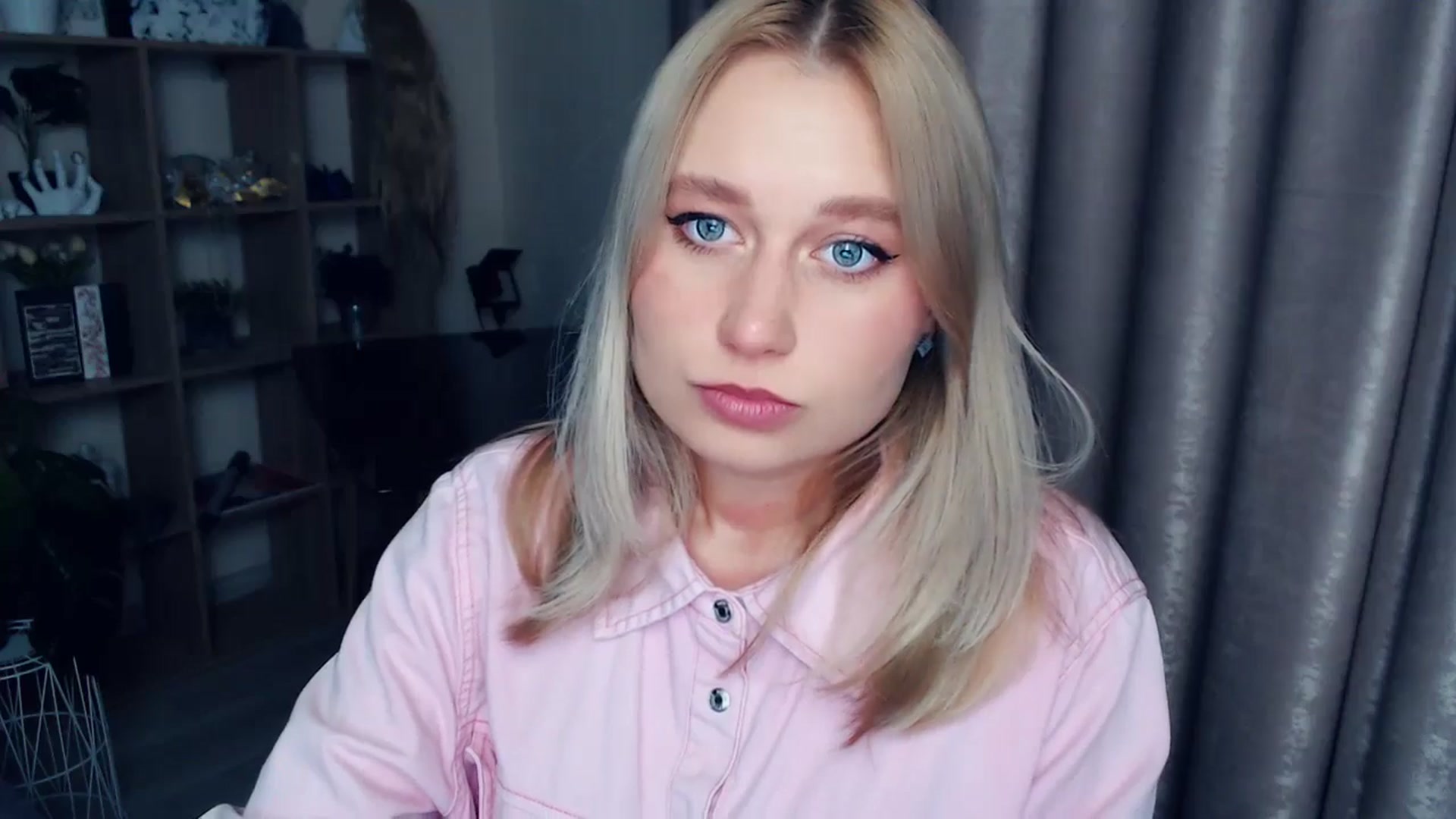 Gallery image thumbnail from Kukla_kolduna's myfreecams stream on, 11/22/2025, 17:15 image 6 of 20