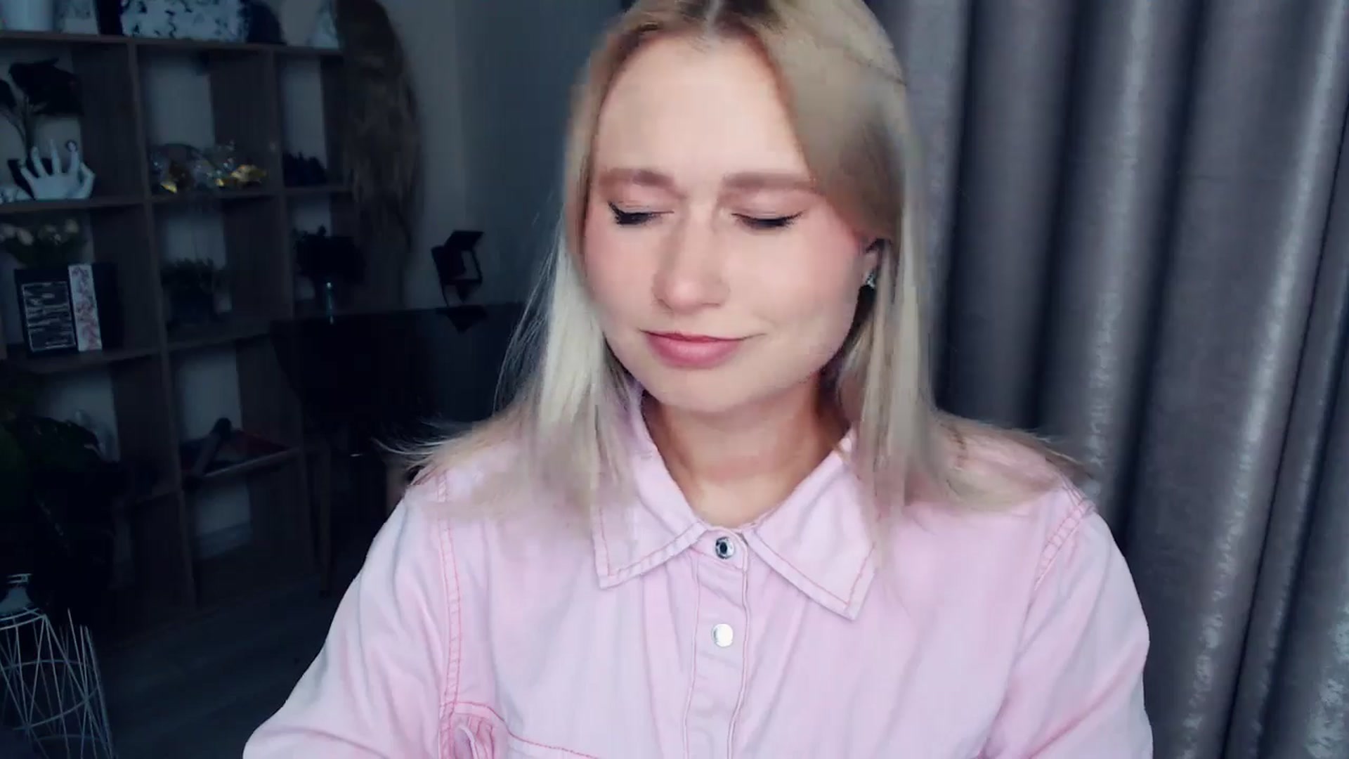 Gallery image thumbnail from Kukla_kolduna's myfreecams stream on, 11/22/2025, 17:15 image 13 of 20