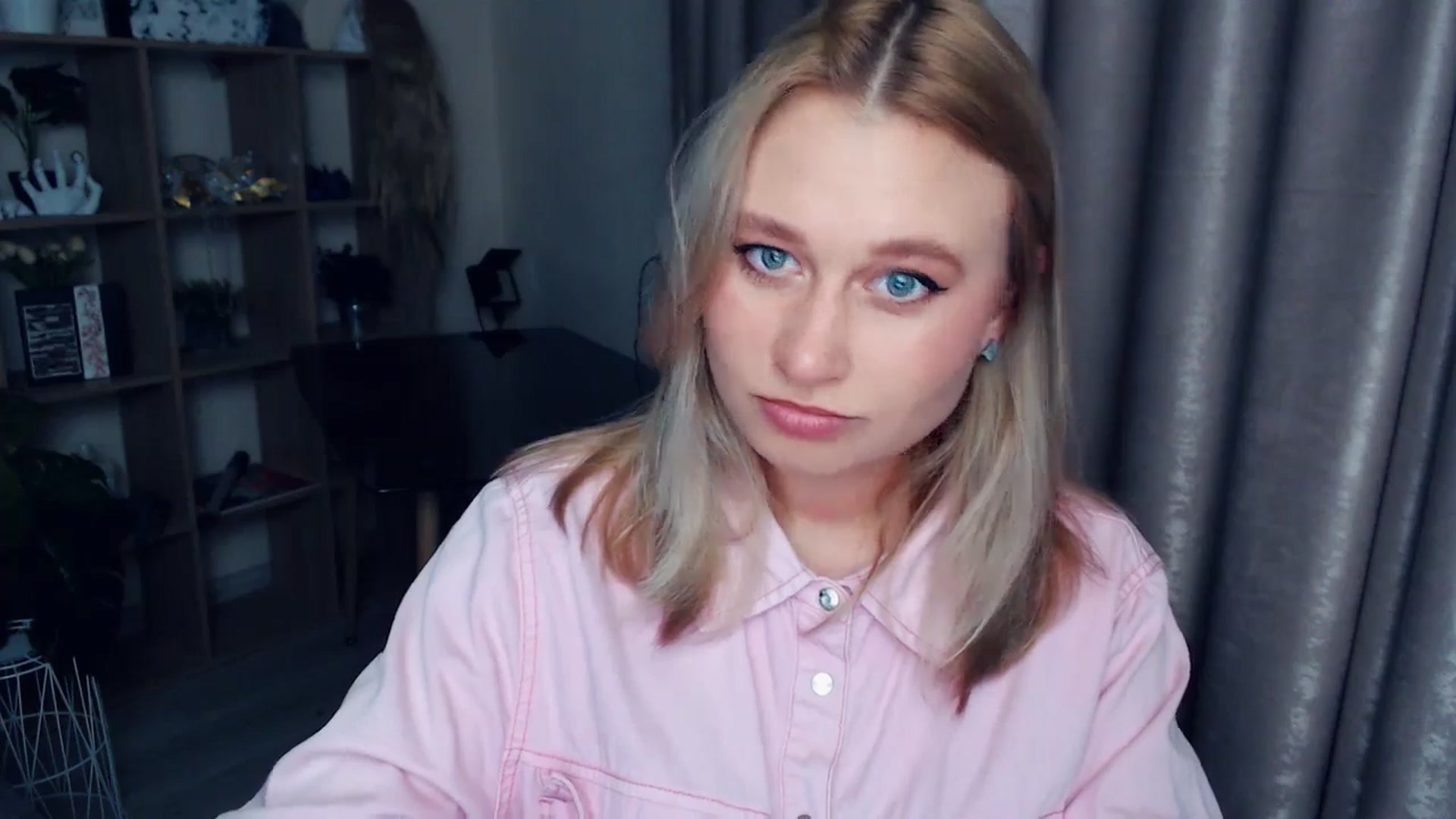 Gallery image thumbnail from Kukla_kolduna's myfreecams stream on, 11/22/2025, 17:15 image 11 of 20