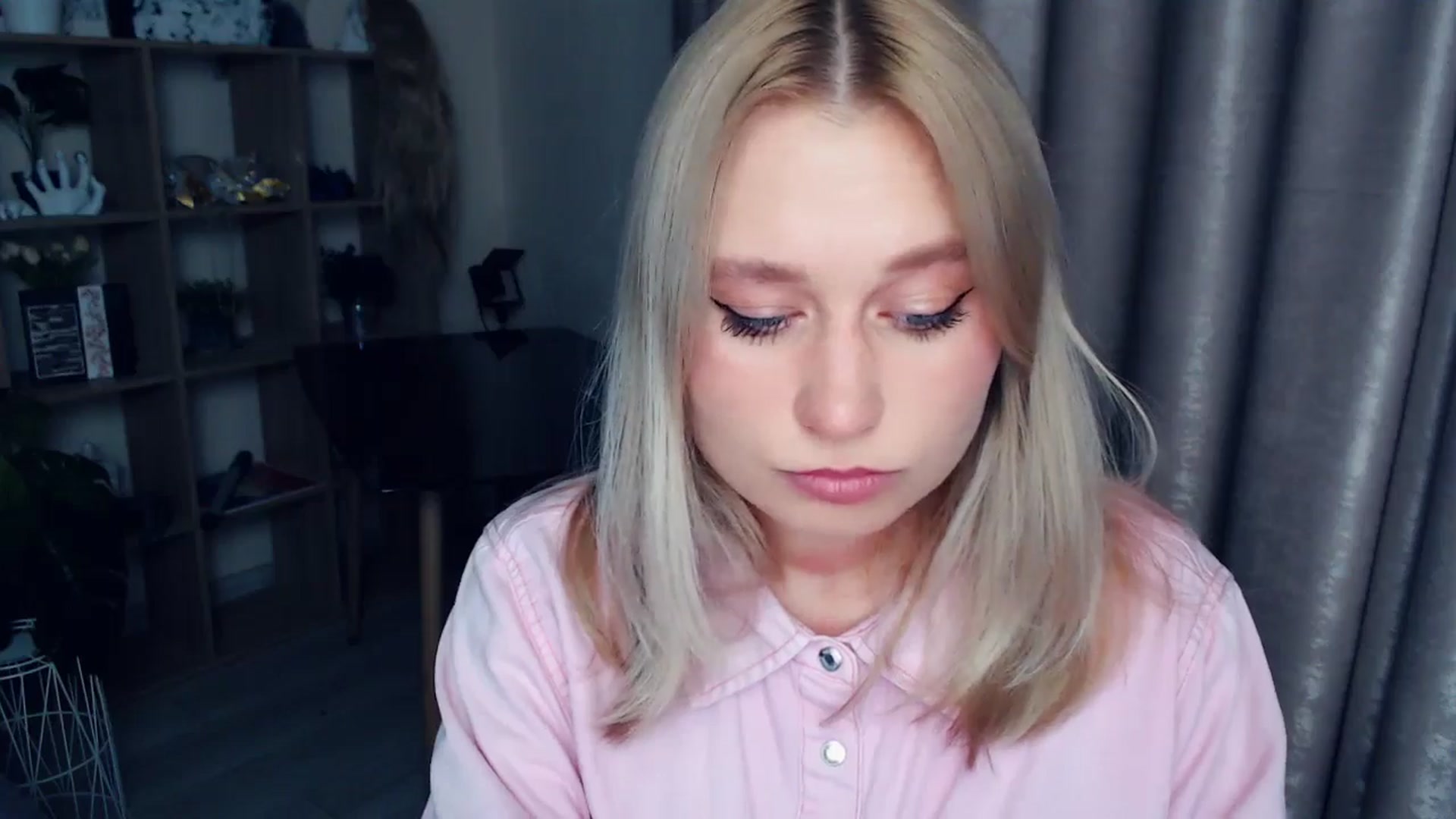 Gallery image thumbnail from Kukla_kolduna's myfreecams stream on, 11/22/2025, 17:15 image 5 of 20