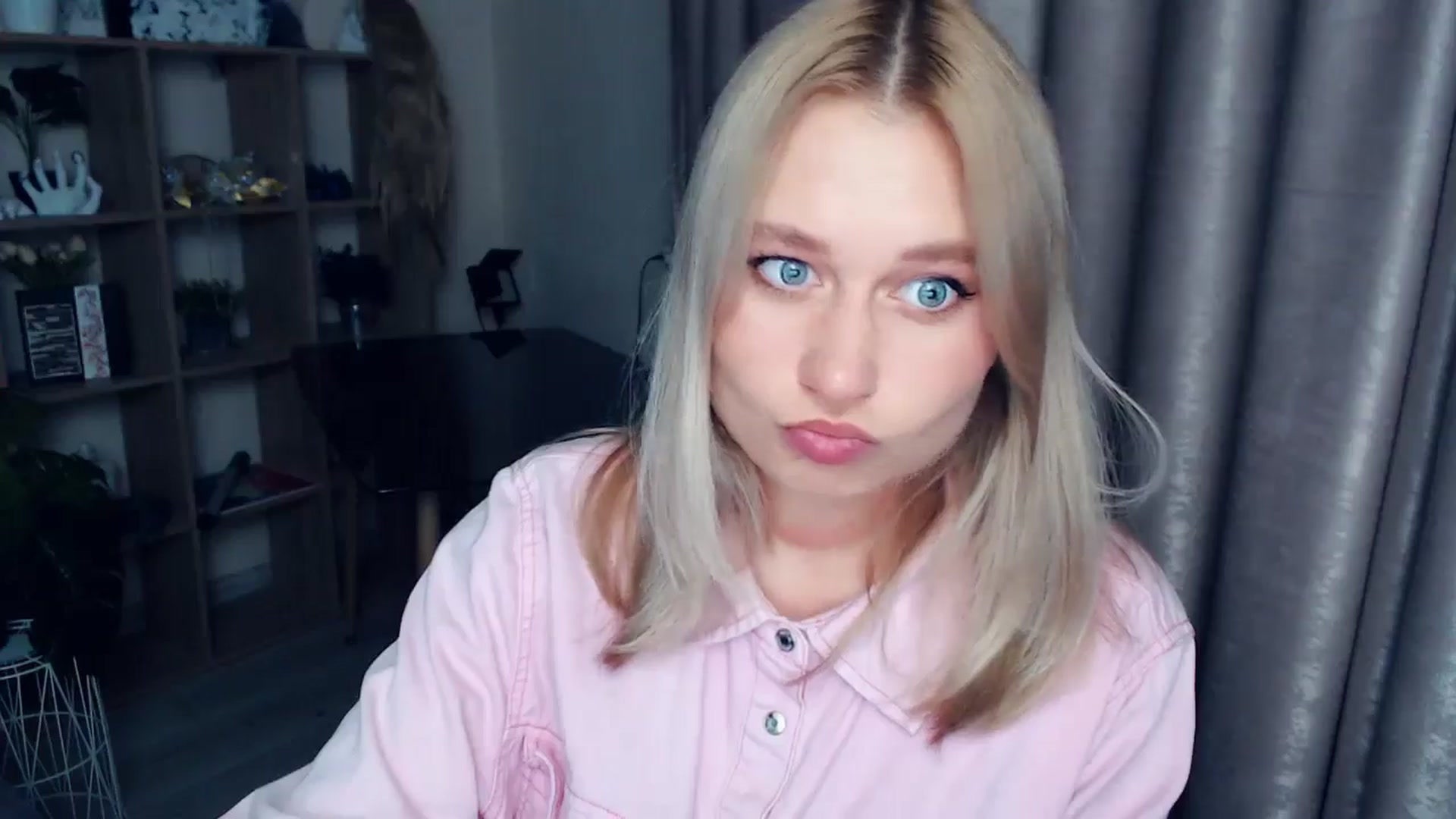 Gallery image thumbnail from Kukla_kolduna's myfreecams stream on, 11/22/2025, 17:15 image 9 of 20