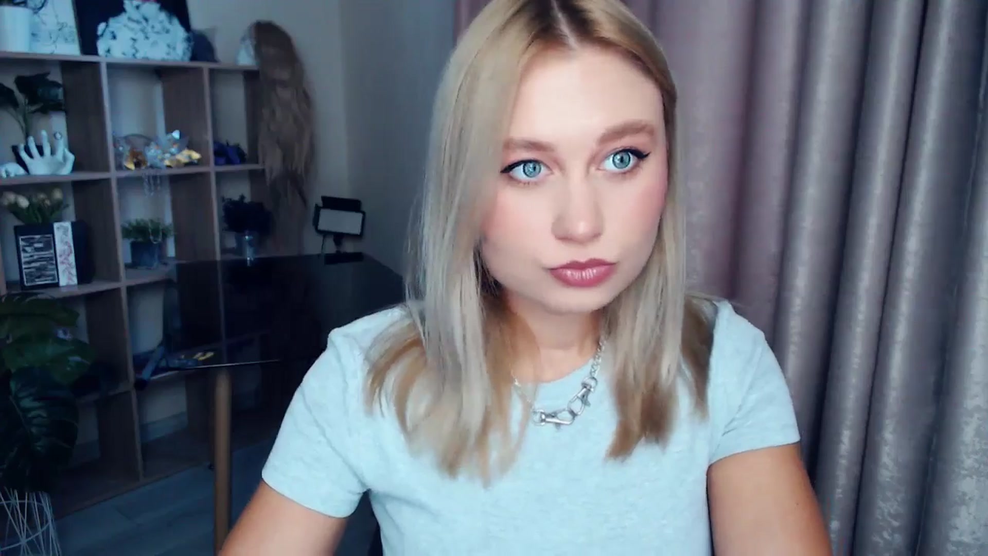 Gallery image thumbnail from Kukla_kolduna's myfreecams stream on, 11/23/2025, 08:16 image 15 of 20