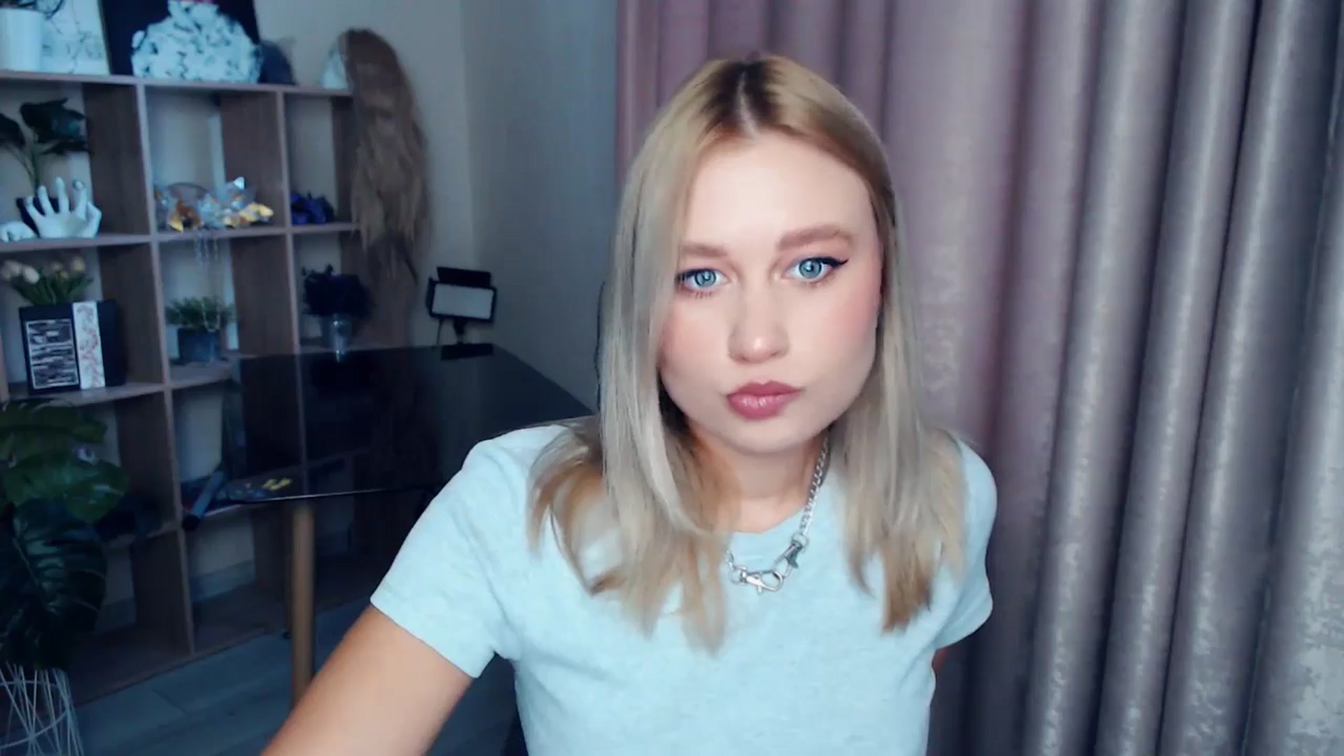 Gallery image thumbnail from Kukla_kolduna's myfreecams stream on, 11/23/2025, 08:16 image 14 of 20