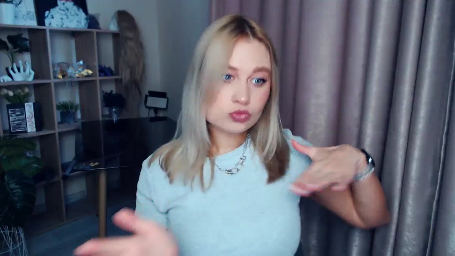 Gallery image thumbnail from Kukla_kolduna's myfreecams stream on, 11/23/2025, 08:16 image 6 of 20