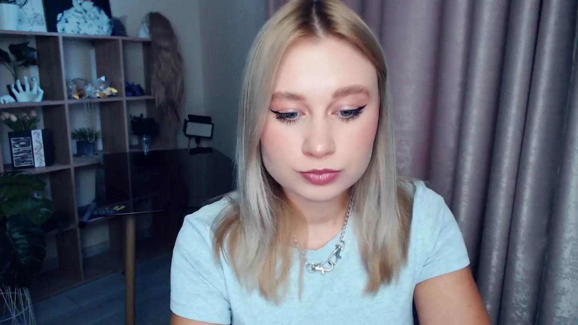 Gallery image thumbnail from Kukla_kolduna's myfreecams stream on, 11/23/2025, 08:16 image 16 of 20