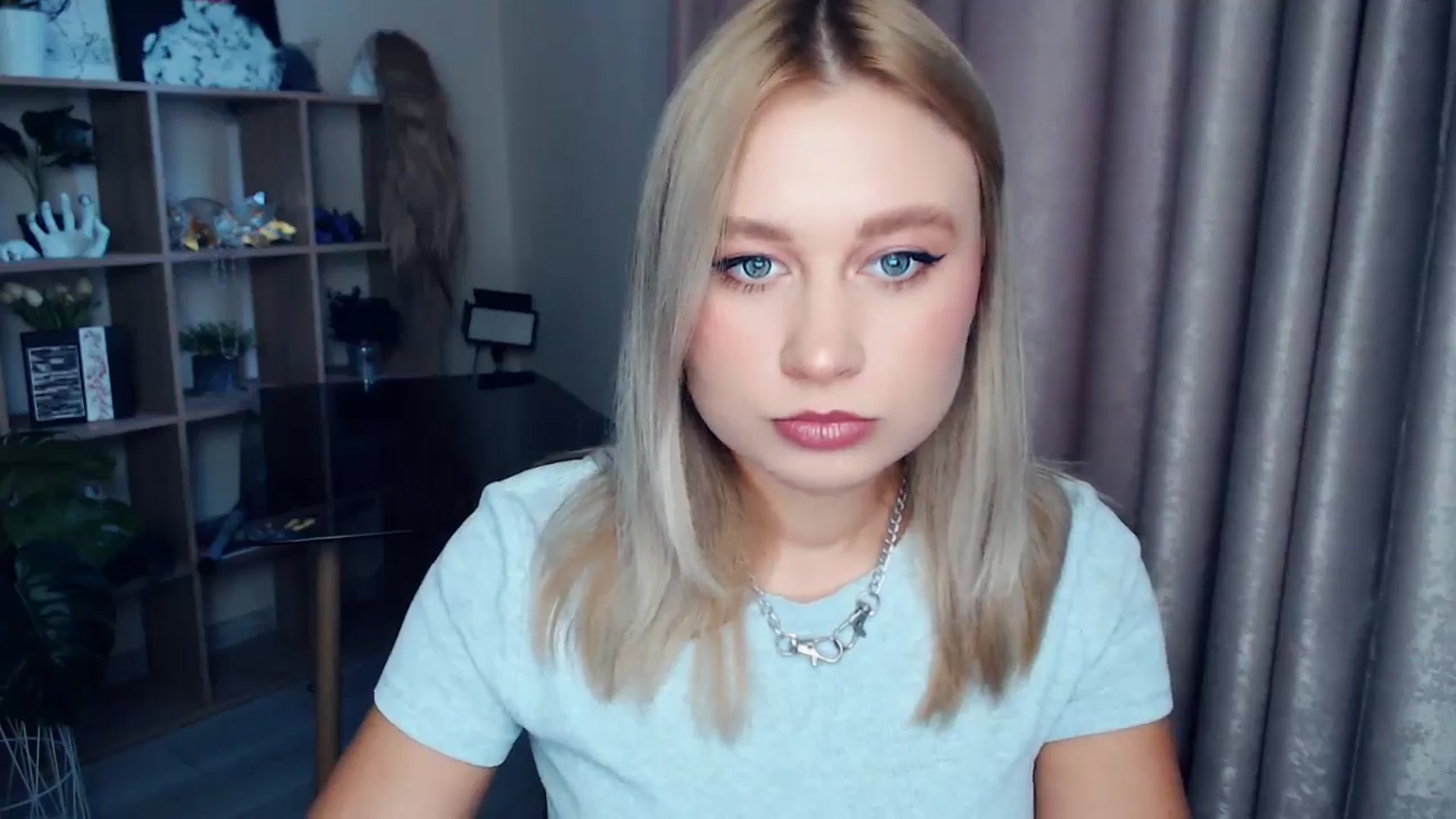 Gallery image thumbnail from Kukla_kolduna's myfreecams stream on, 11/23/2025, 08:16 image 12 of 20