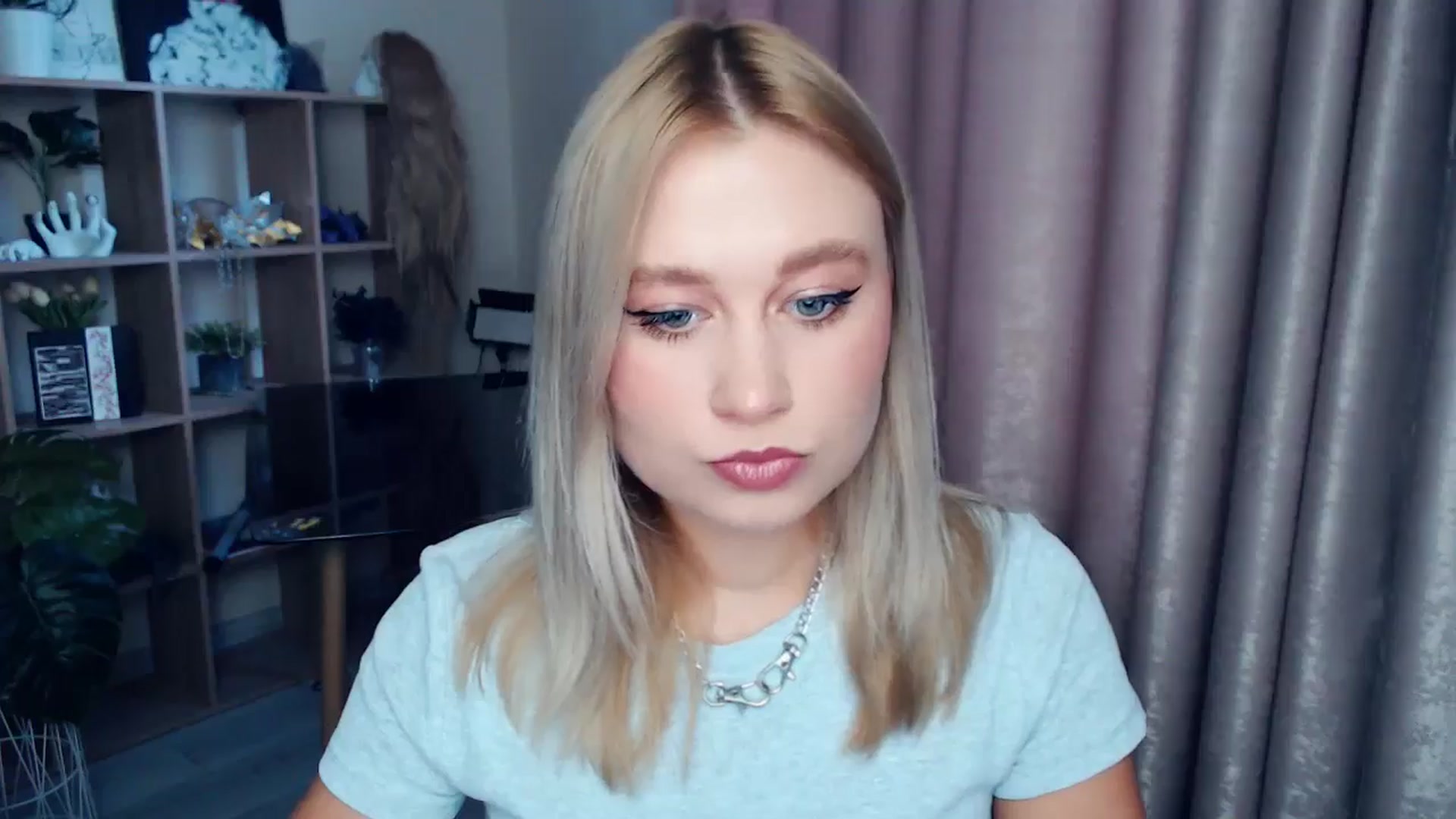 Gallery image thumbnail from Kukla_kolduna's myfreecams stream on, 11/23/2025, 08:16 image 18 of 20