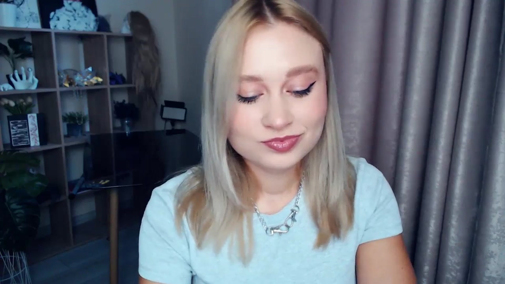 Gallery image thumbnail from Kukla_kolduna's myfreecams stream on, 11/23/2025, 08:16 image 9 of 20