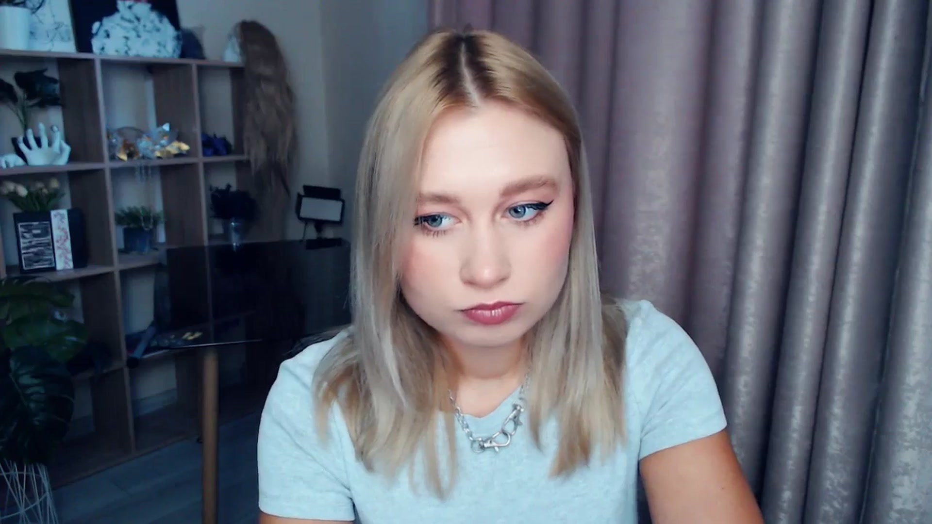 Gallery image thumbnail from Kukla_kolduna's myfreecams stream on, 11/23/2025, 08:16 image 7 of 20