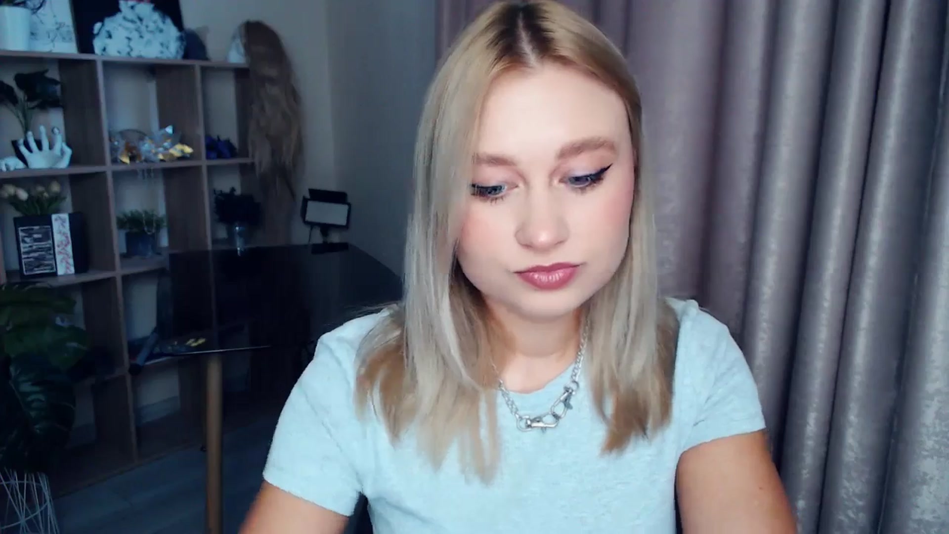 Gallery image thumbnail from Kukla_kolduna's myfreecams stream on, 11/23/2025, 08:16 image 10 of 20