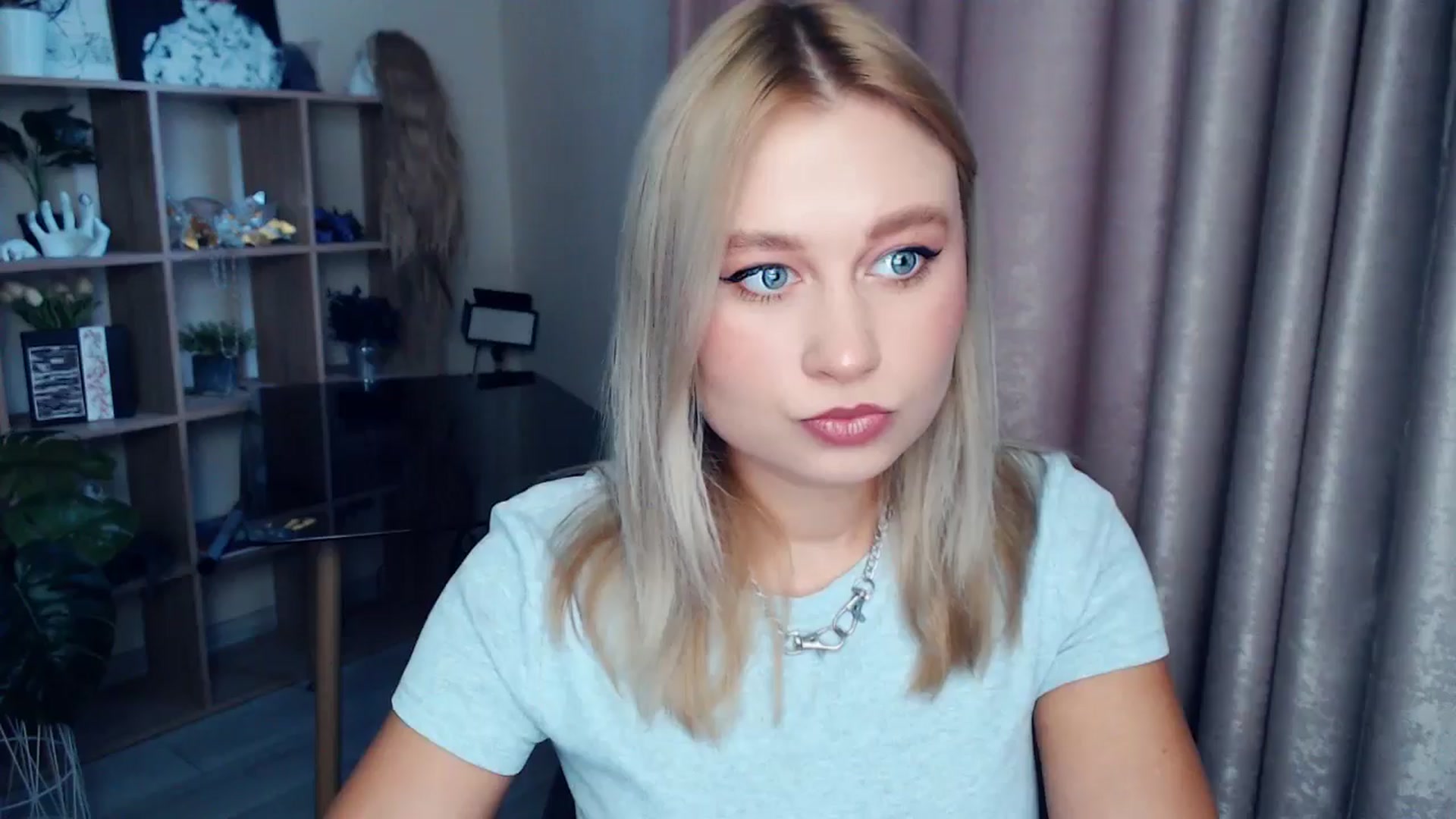 Gallery image thumbnail from Kukla_kolduna's myfreecams stream on, 11/23/2025, 08:16 image 17 of 20