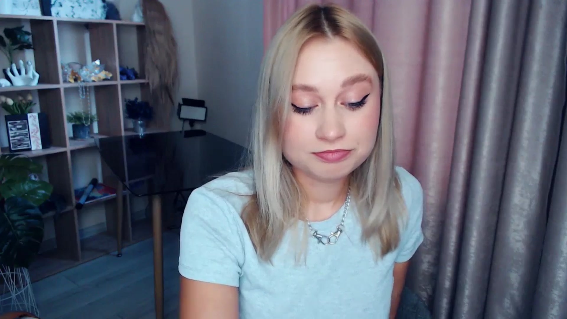 Gallery image thumbnail from Kukla_kolduna's myfreecams stream on, 11/23/2025, 09:47 image 19 of 20