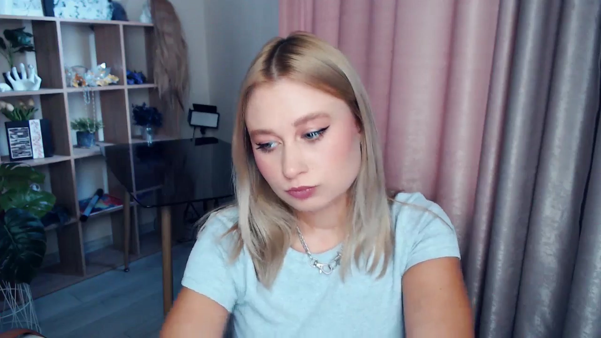 Gallery image thumbnail from Kukla_kolduna's myfreecams stream on, 11/23/2025, 09:47 image 9 of 20
