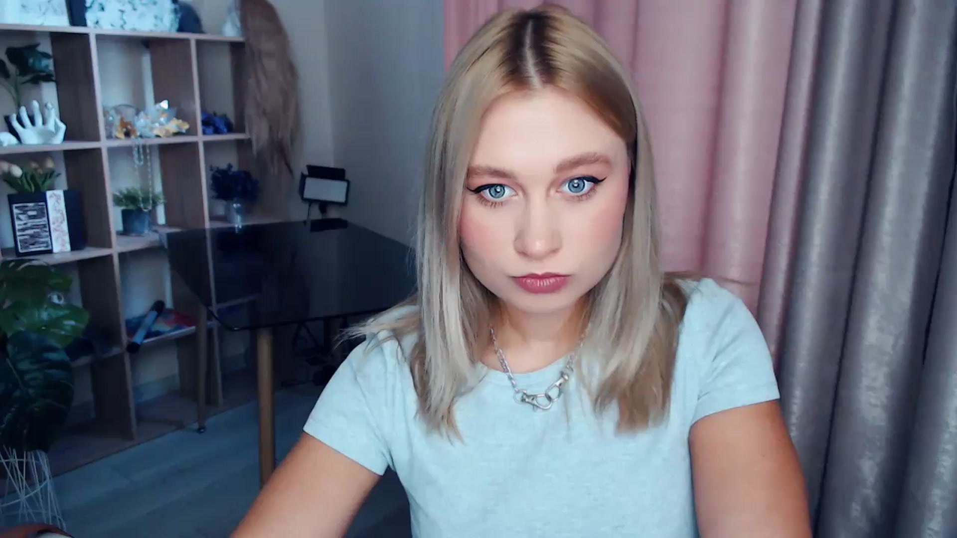 Gallery image thumbnail from Kukla_kolduna's myfreecams stream on, 11/23/2025, 09:47 image 11 of 20