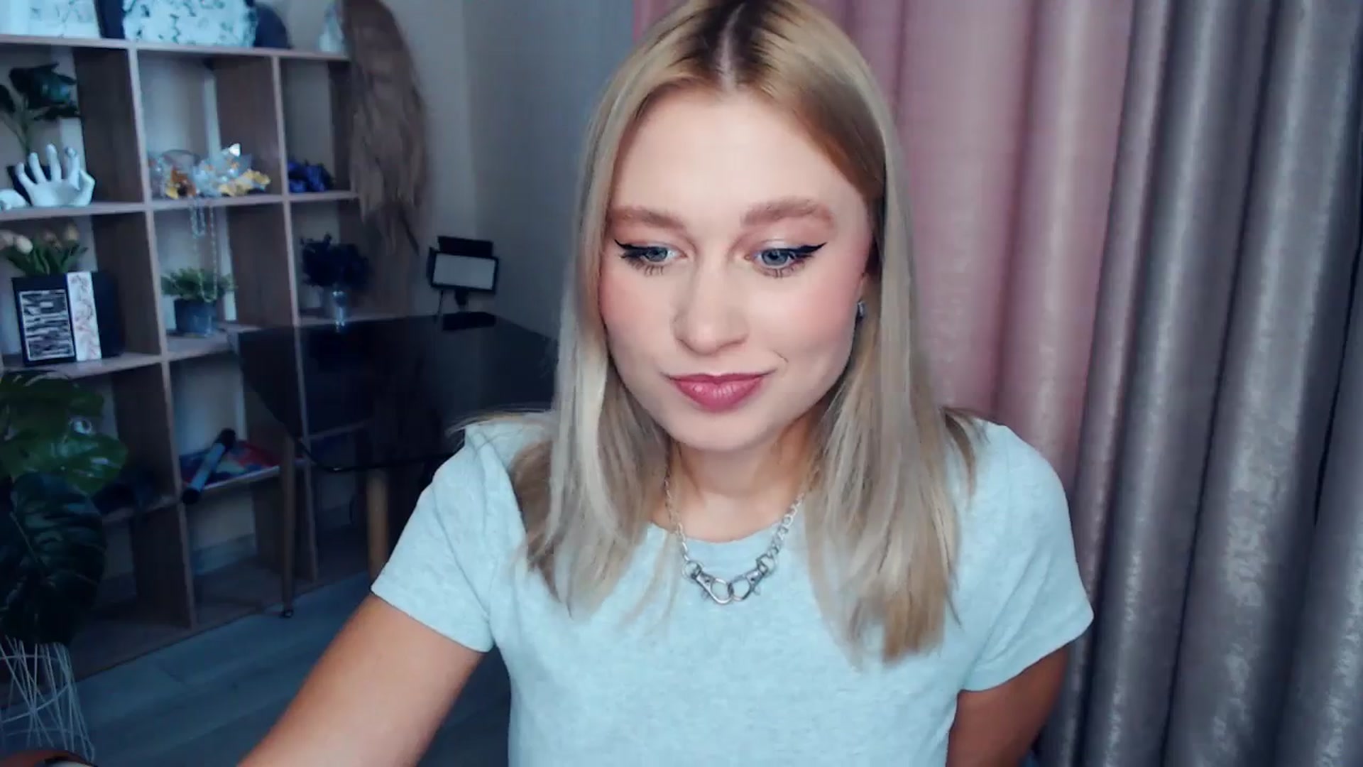 Gallery image thumbnail from Kukla_kolduna's myfreecams stream on, 11/23/2025, 09:47 image 15 of 20