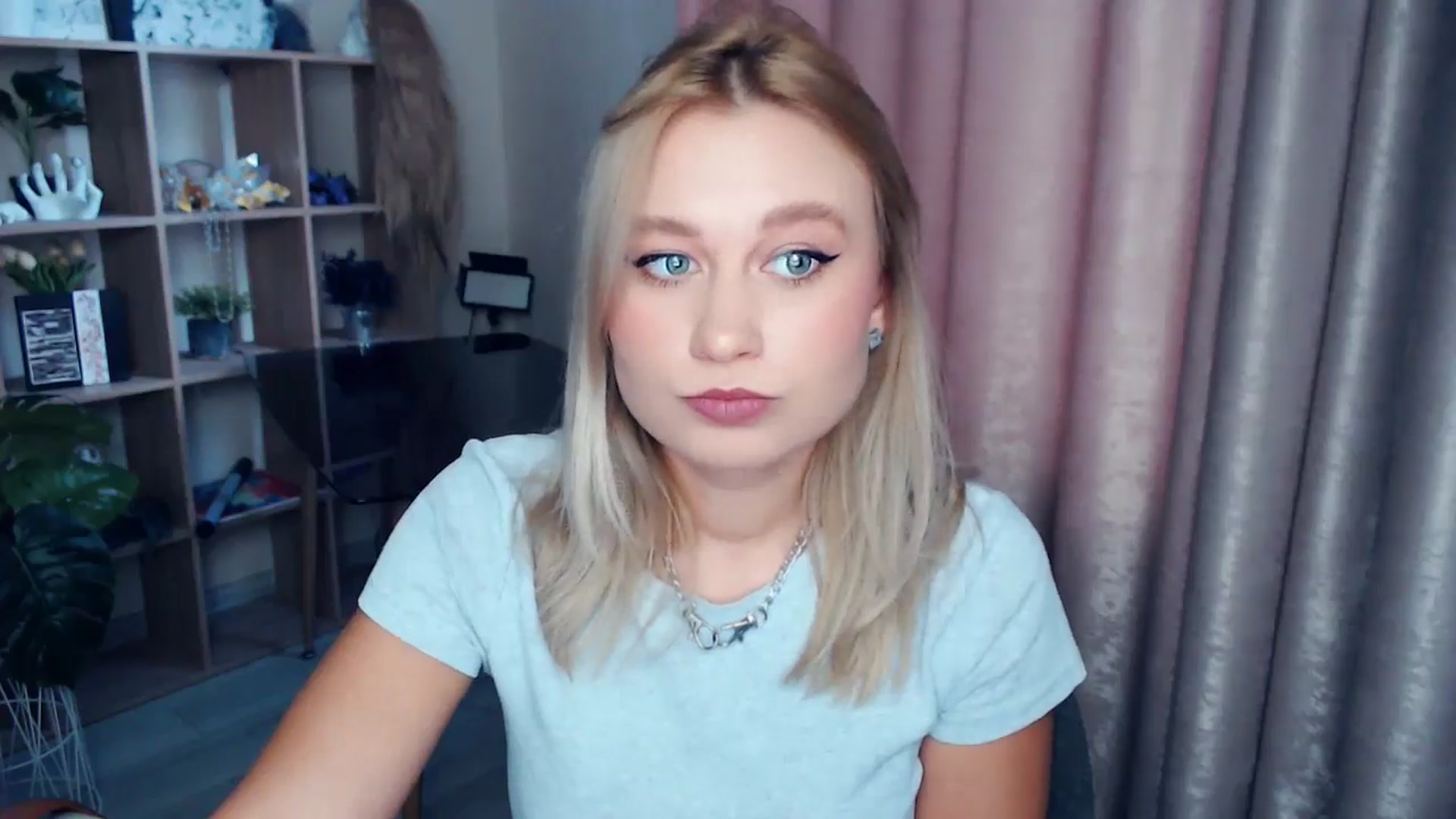 Gallery image thumbnail from Kukla_kolduna's myfreecams stream on, 11/23/2025, 10:46 image 7 of 20