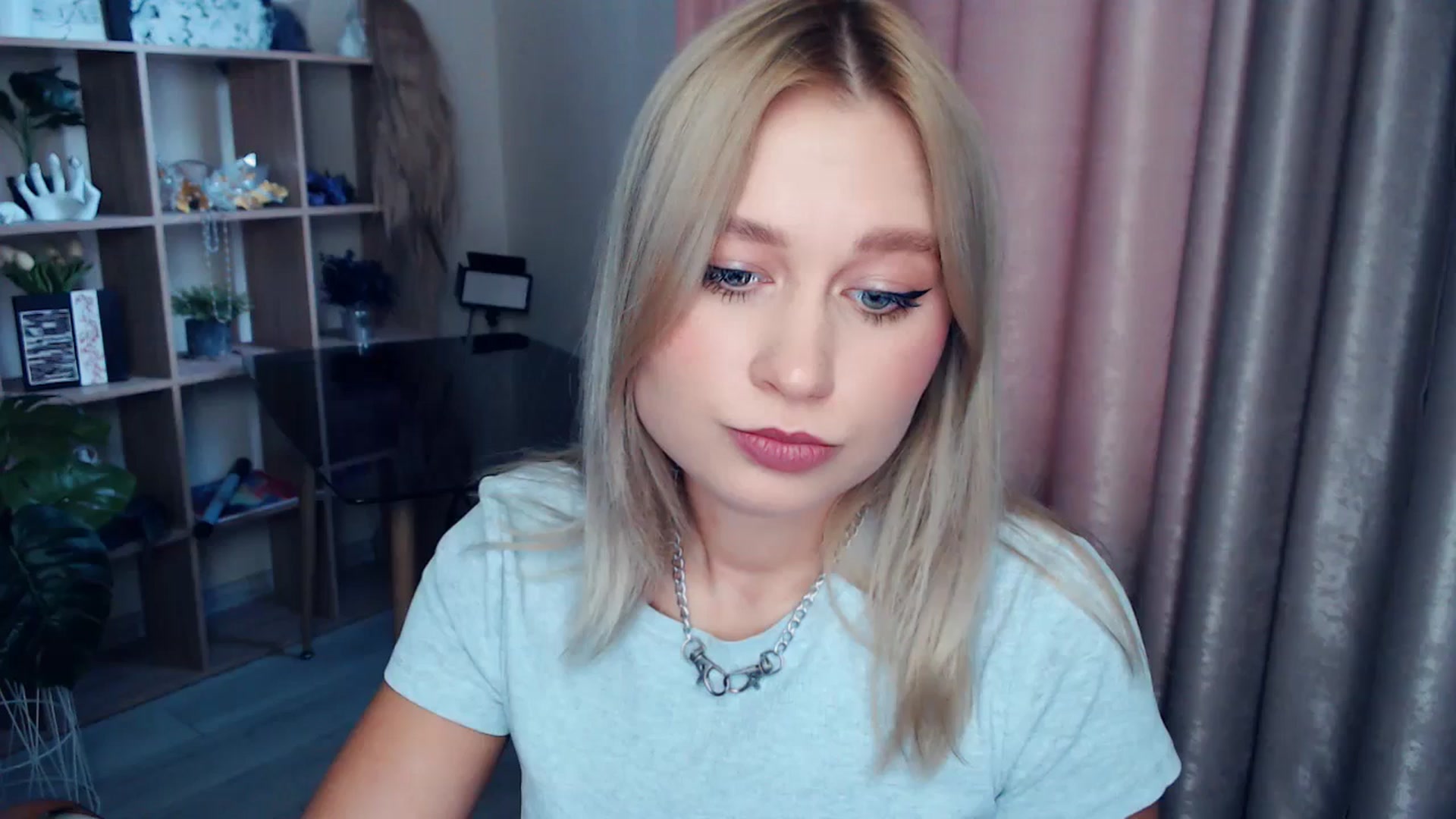 Gallery image thumbnail from Kukla_kolduna's myfreecams stream on, 11/23/2025, 10:46 image 1 of 20