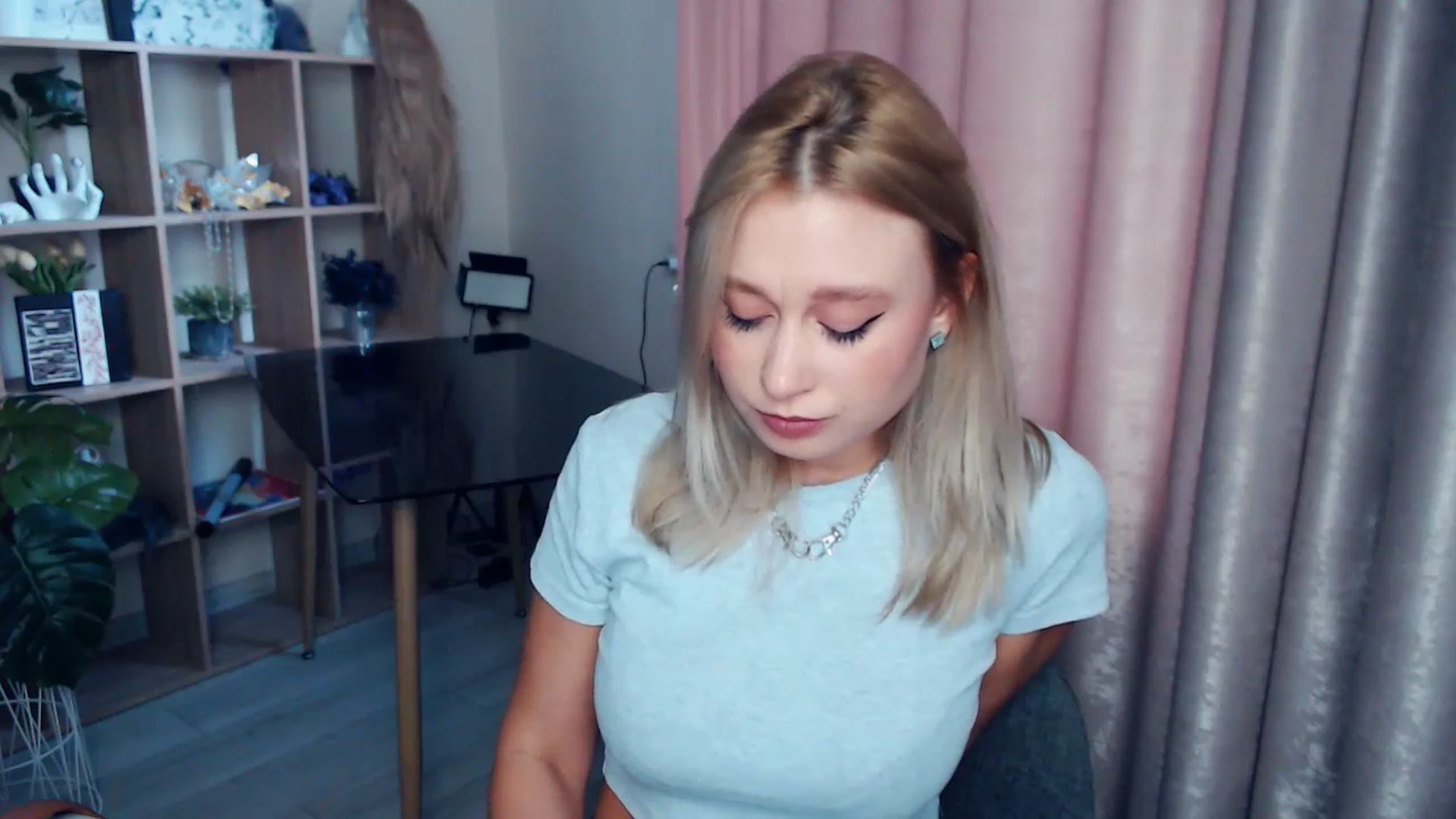 Gallery image thumbnail from Kukla_kolduna's myfreecams stream on, 11/23/2025, 10:46 image 8 of 20