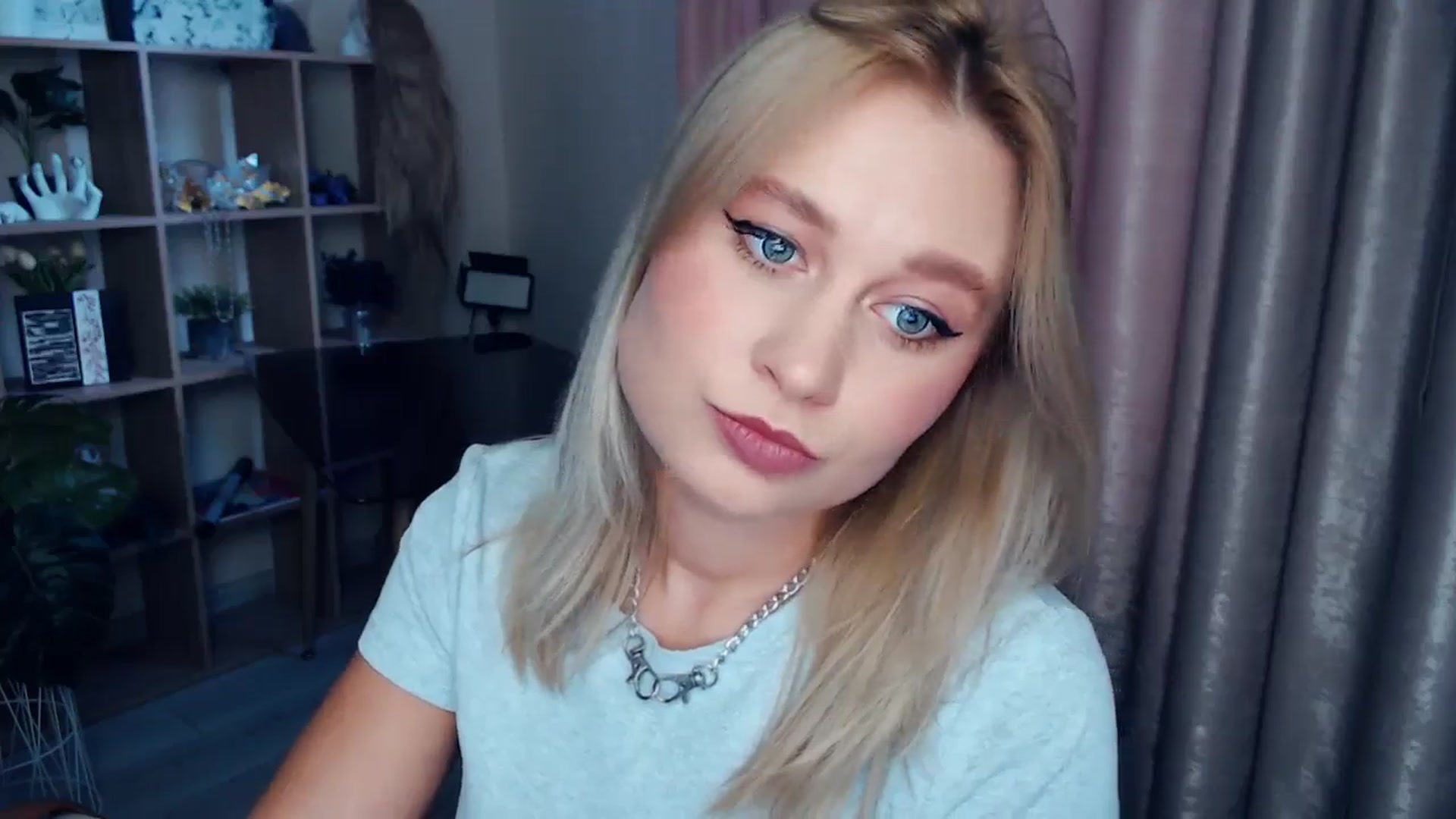 Gallery image thumbnail from Kukla_kolduna's myfreecams stream on, 11/23/2025, 10:46 image 5 of 20