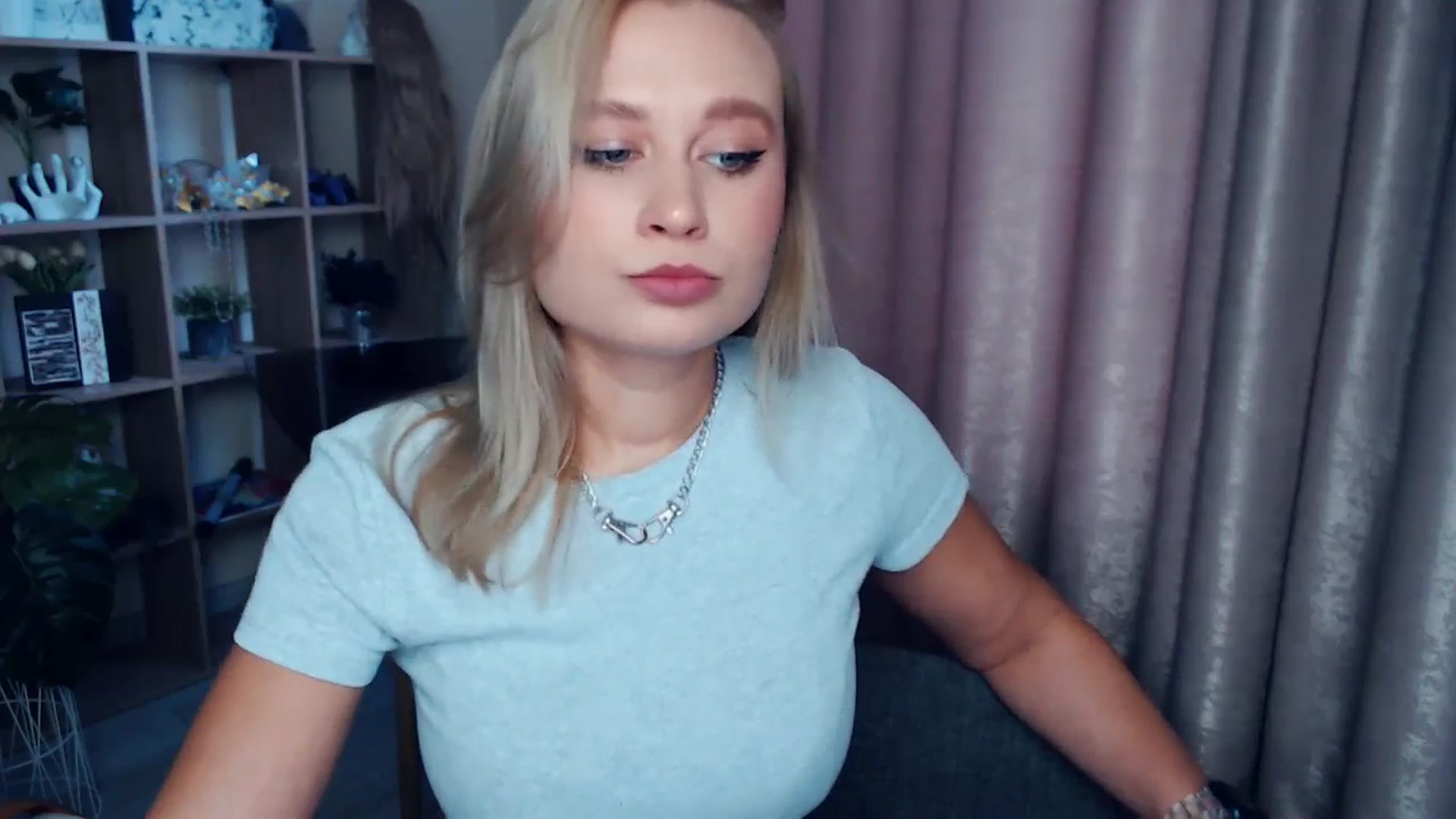 Gallery image thumbnail from Kukla_kolduna's myfreecams stream on, 11/23/2025, 10:46 image 13 of 20