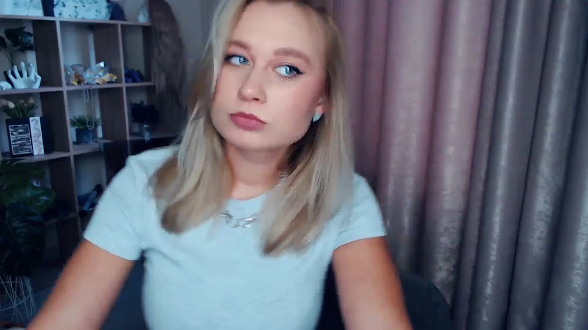 Gallery image thumbnail from Kukla_kolduna's myfreecams stream on, 11/23/2025, 10:46 image 15 of 20