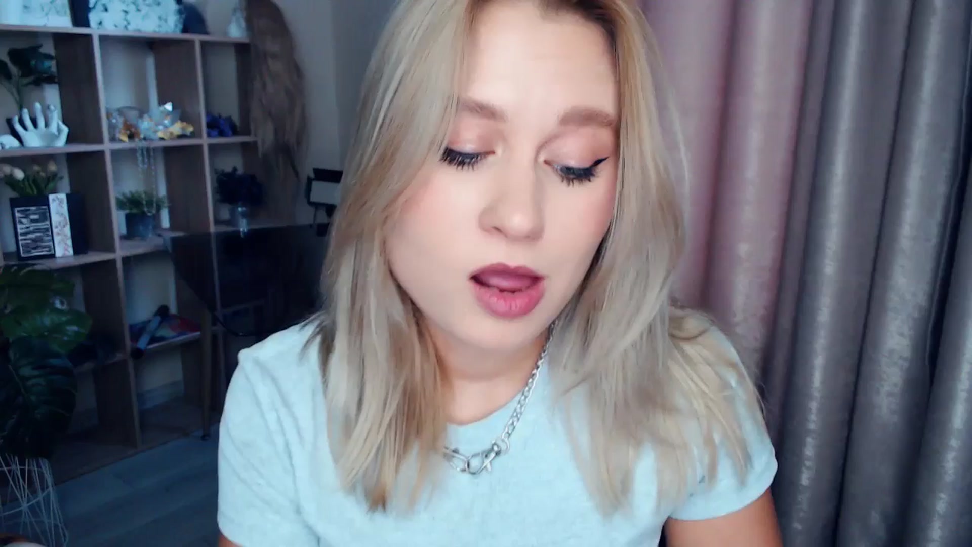 Gallery image thumbnail from Kukla_kolduna's myfreecams stream on, 11/23/2025, 10:46 image 18 of 20