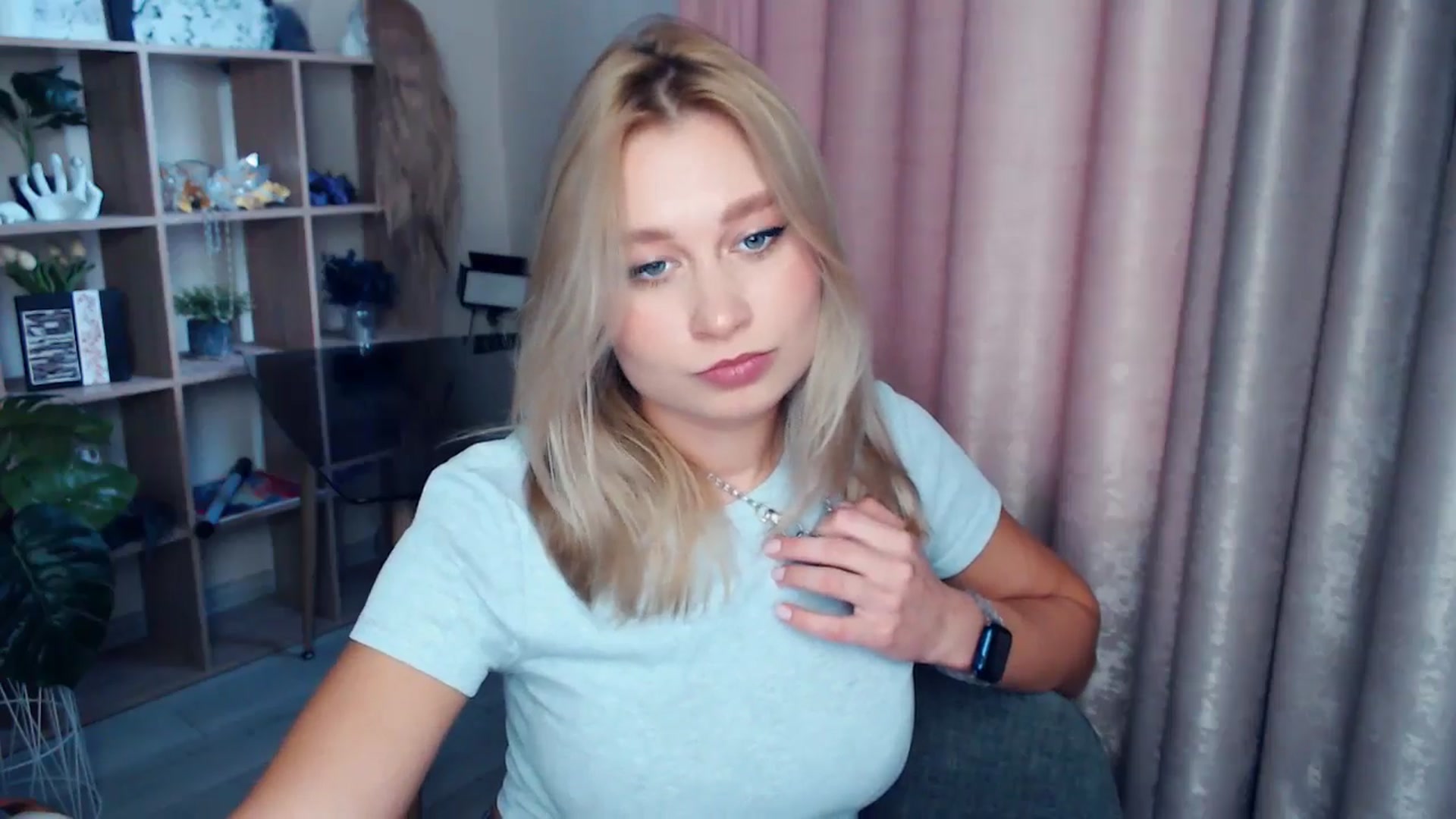 Gallery image thumbnail from Kukla_kolduna's myfreecams stream on, 11/23/2025, 10:46 image 17 of 20