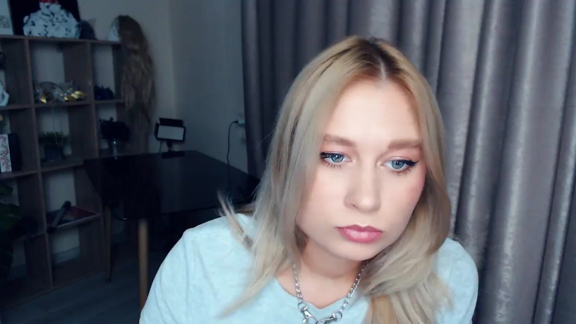 Gallery image thumbnail from Kukla_kolduna's myfreecams stream on, 11/23/2025, 15:19 image 13 of 20
