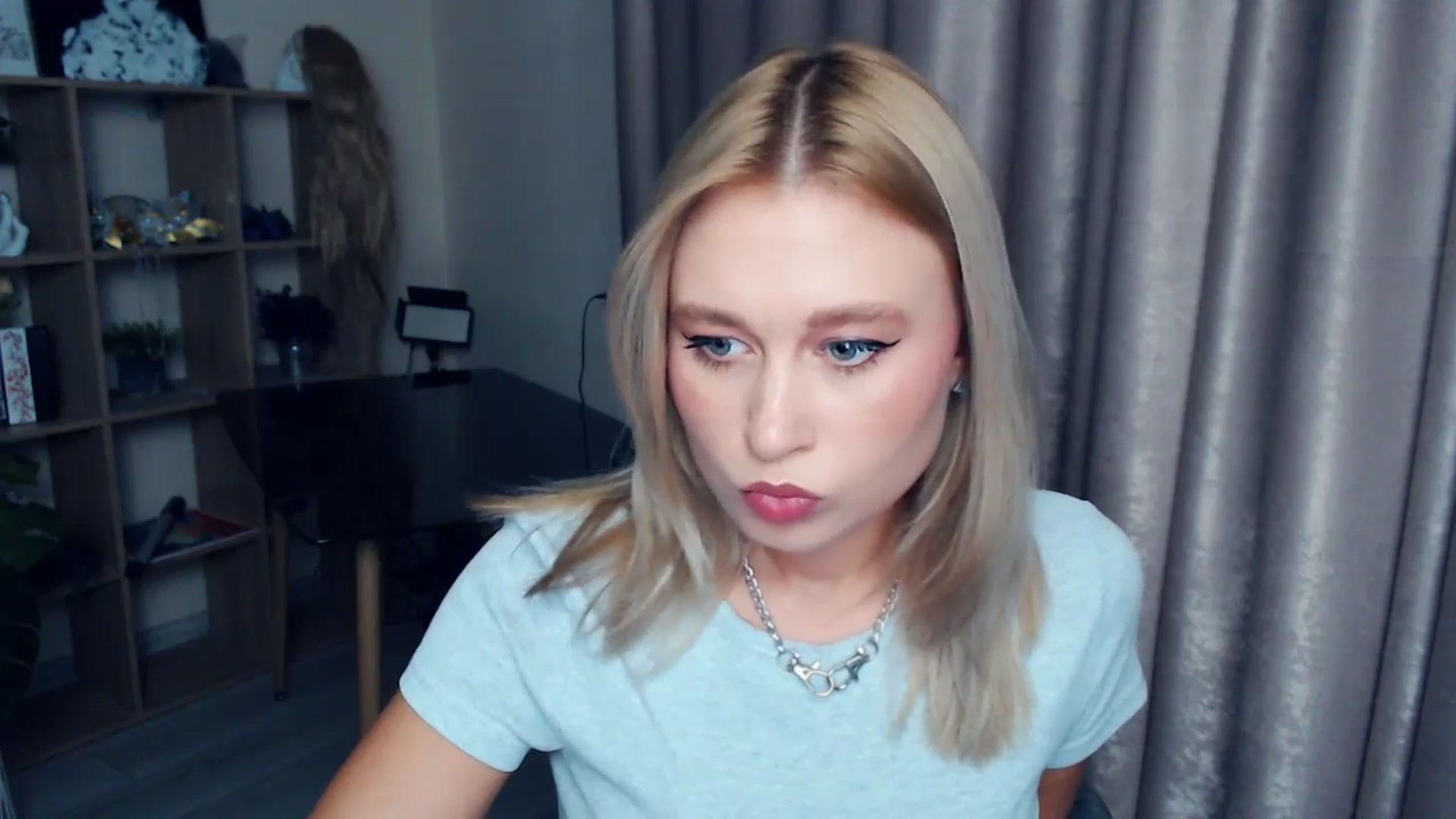 Gallery image thumbnail from Kukla_kolduna's myfreecams stream on, 11/23/2025, 15:19 image 5 of 20