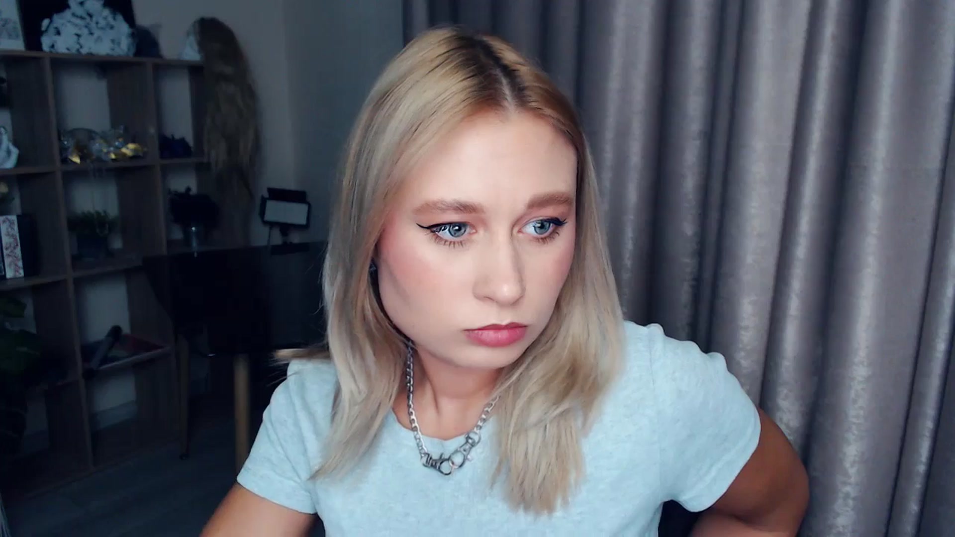 Gallery image thumbnail from Kukla_kolduna's myfreecams stream on, 11/23/2025, 15:19 image 6 of 20