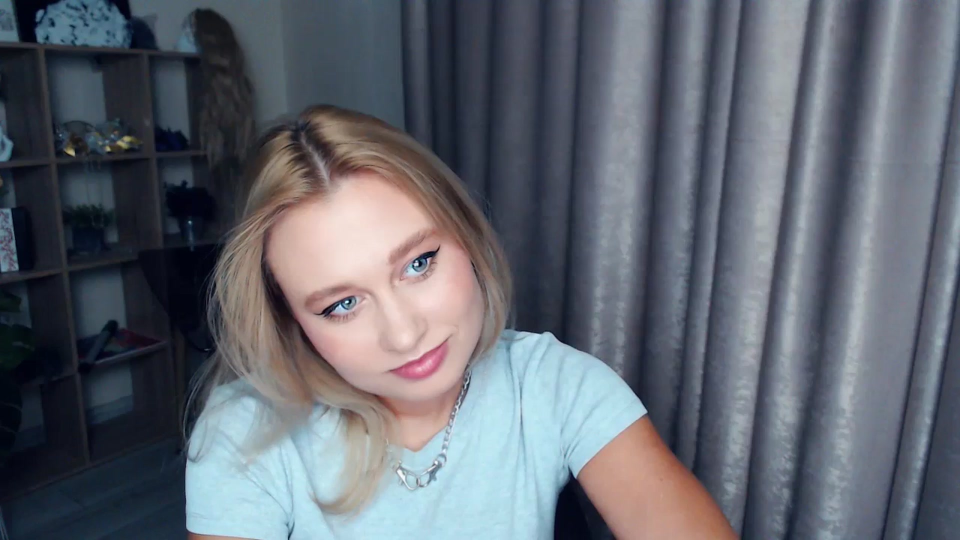 Gallery image thumbnail from Kukla_kolduna's myfreecams stream on, 11/23/2025, 15:19 image 14 of 20