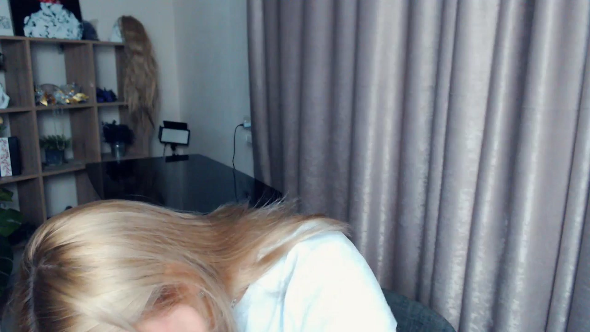 Gallery image thumbnail from Kukla_kolduna's myfreecams stream on, 11/23/2025, 15:19 image 9 of 20