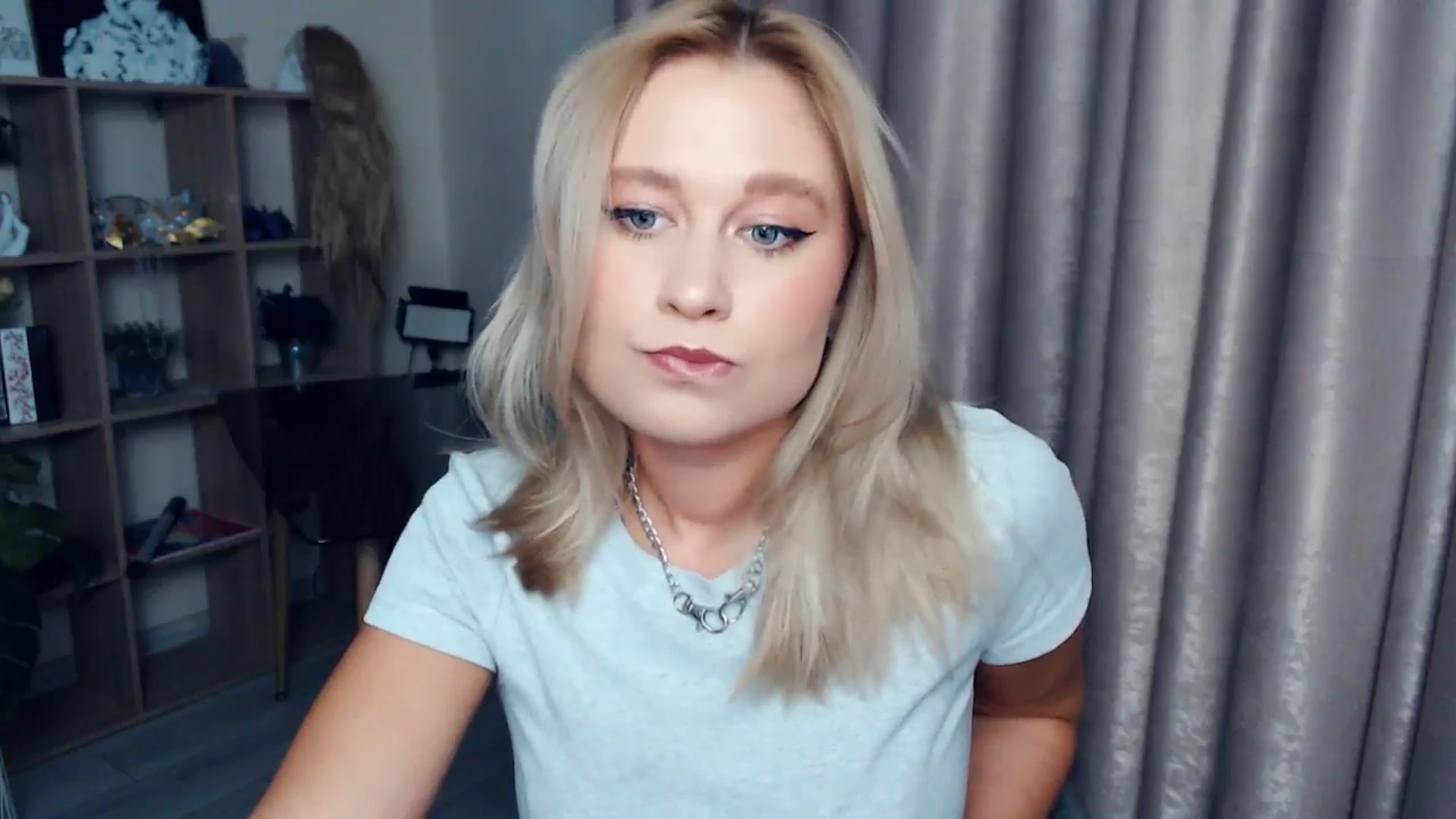 Gallery image thumbnail from Kukla_kolduna's myfreecams stream on, 11/23/2025, 15:19 image 2 of 20