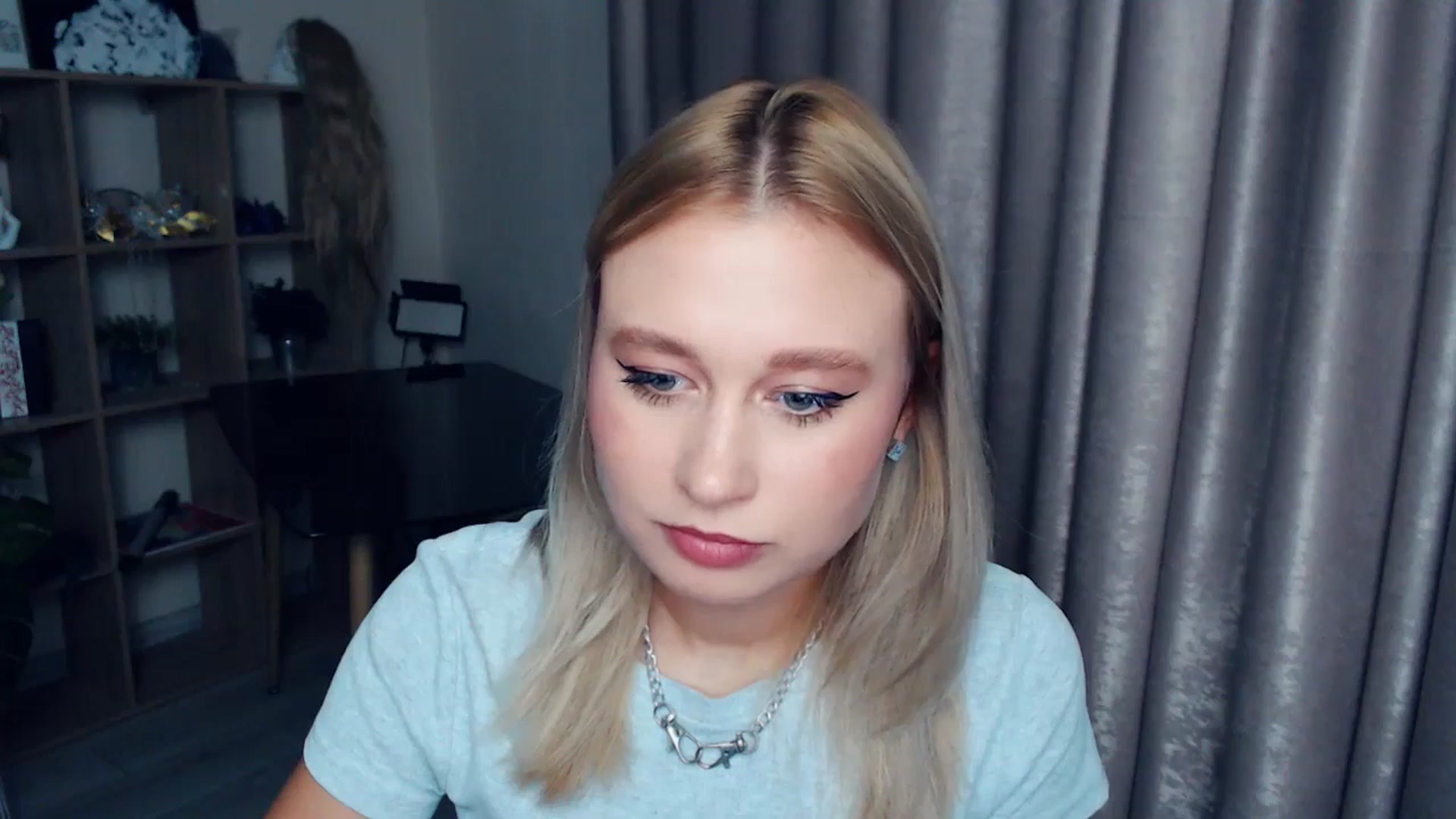 Gallery image thumbnail from Kukla_kolduna's myfreecams stream on, 11/23/2025, 15:55 image 10 of 20
