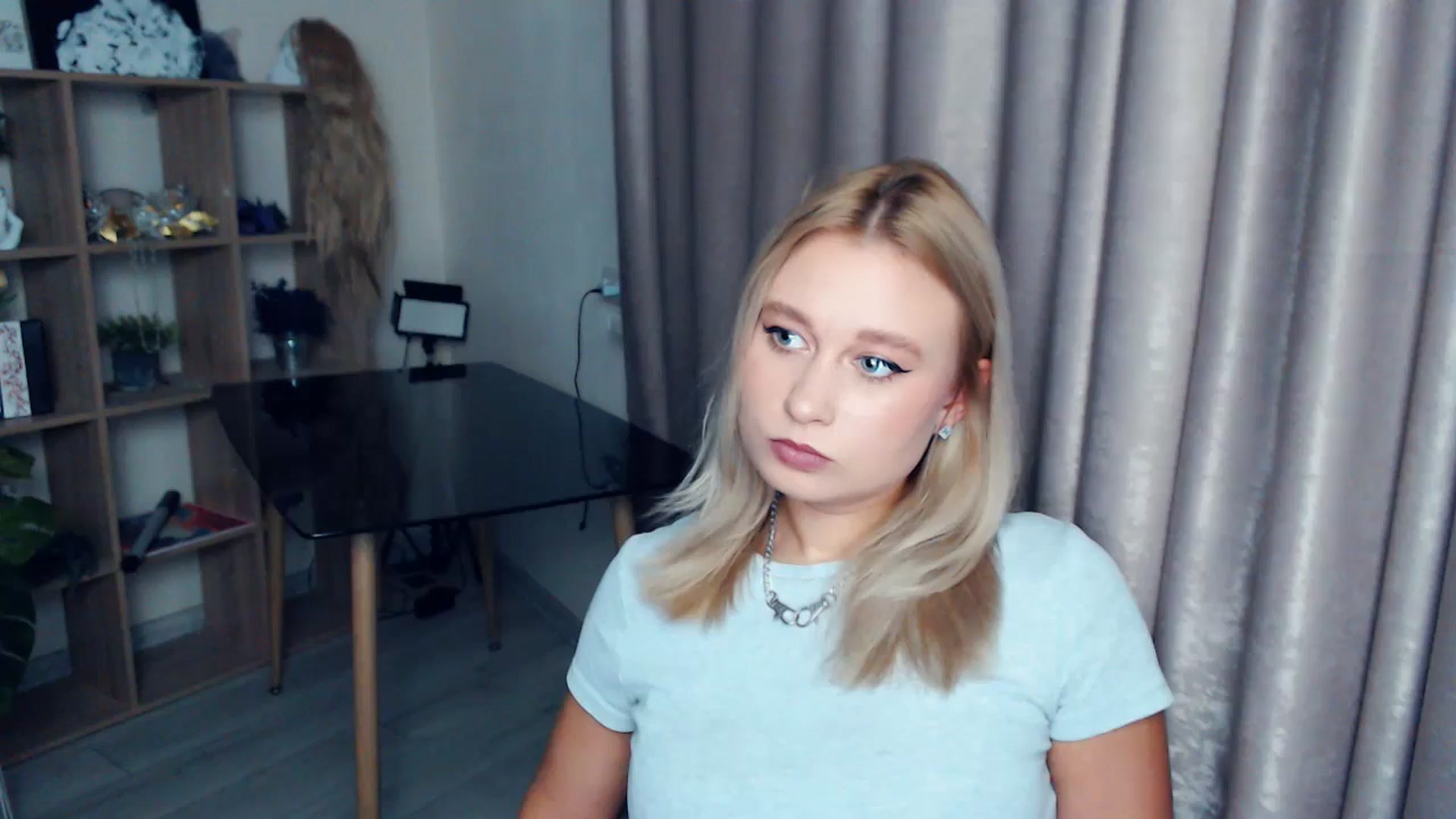 Gallery image thumbnail from Kukla_kolduna's myfreecams stream on, 11/23/2025, 15:55 image 1 of 20