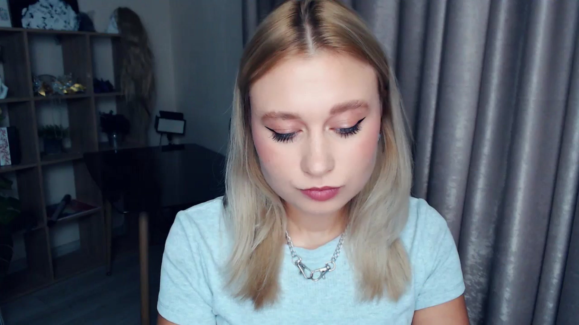 Gallery image thumbnail from Kukla_kolduna's myfreecams stream on, 11/23/2025, 15:55 image 4 of 20