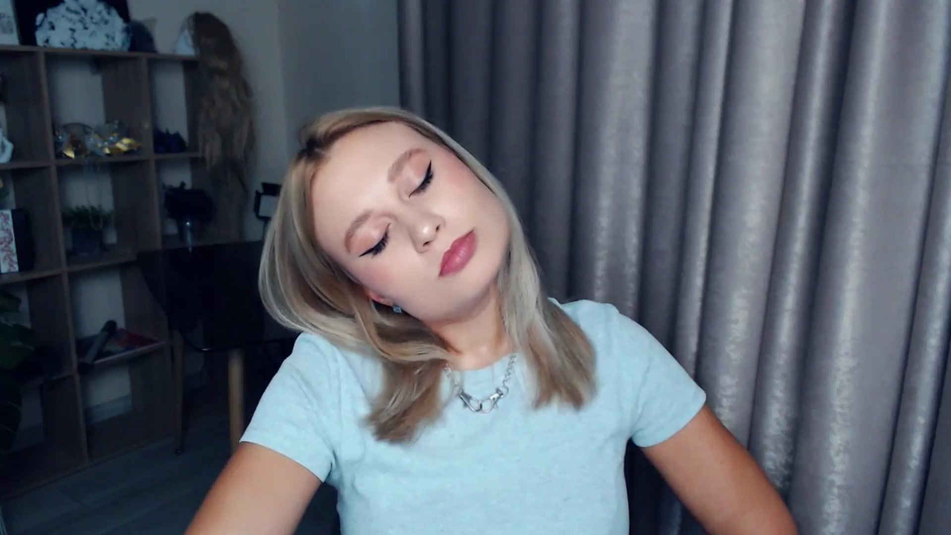 Gallery image thumbnail from Kukla_kolduna's myfreecams stream on, 11/23/2025, 15:55 image 12 of 20