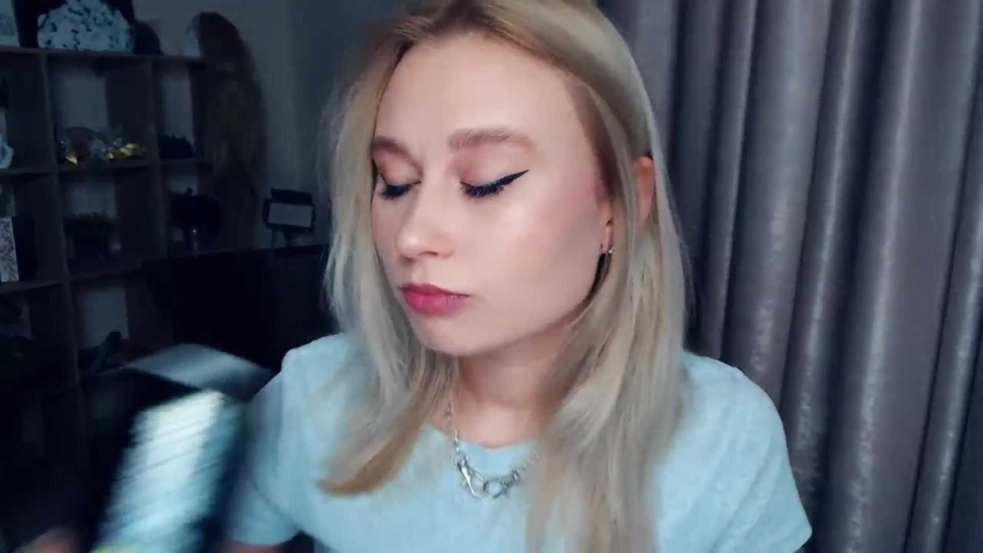 Gallery image thumbnail from Kukla_kolduna's myfreecams stream on, 11/23/2025, 15:55 image 17 of 20