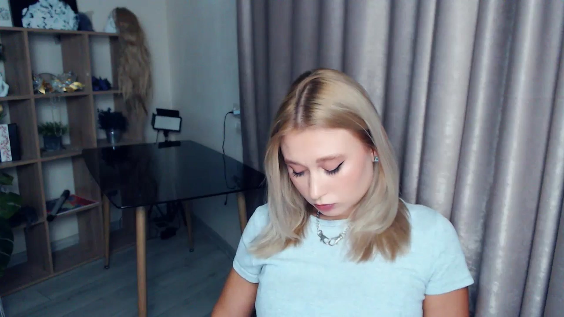 Gallery image thumbnail from Kukla_kolduna's myfreecams stream on, 11/23/2025, 15:55 image 2 of 20
