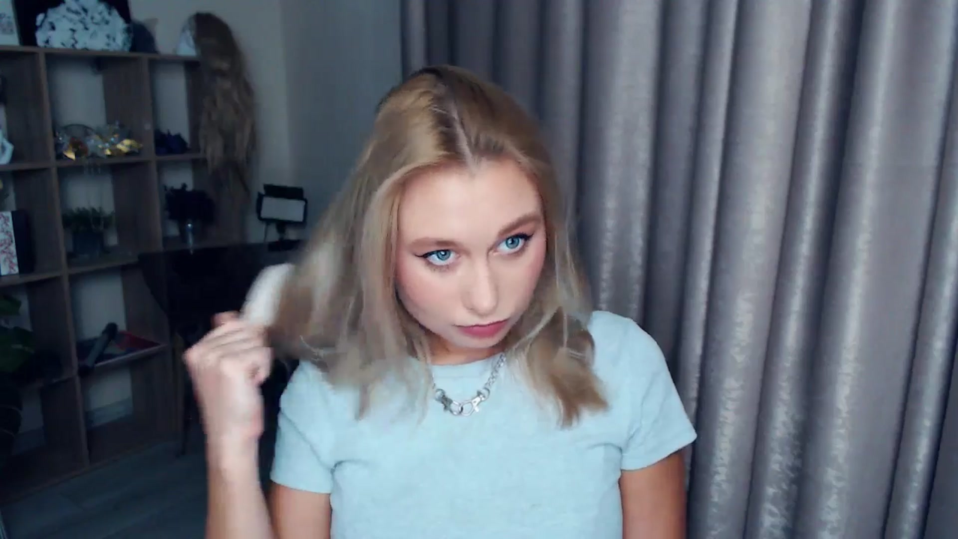 Gallery image thumbnail from Kukla_kolduna's myfreecams stream on, 11/23/2025, 15:55 image 13 of 20