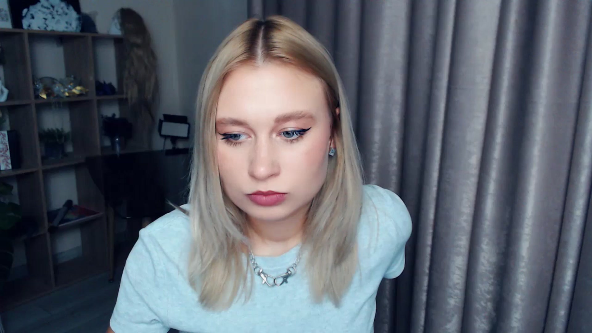 Gallery image thumbnail from Kukla_kolduna's myfreecams stream on, 11/23/2025, 16:53 image 9 of 20