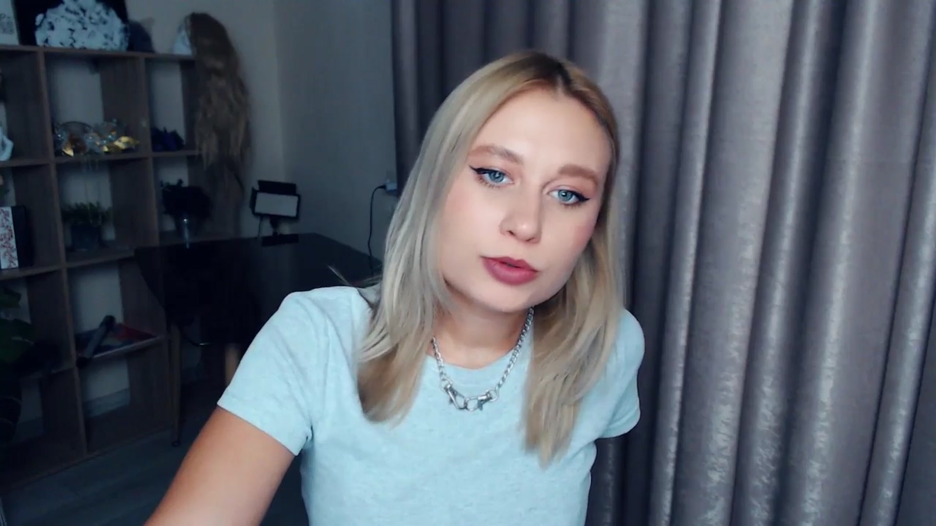 Gallery image thumbnail from Kukla_kolduna's myfreecams stream on, 11/23/2025, 16:53 image 7 of 20
