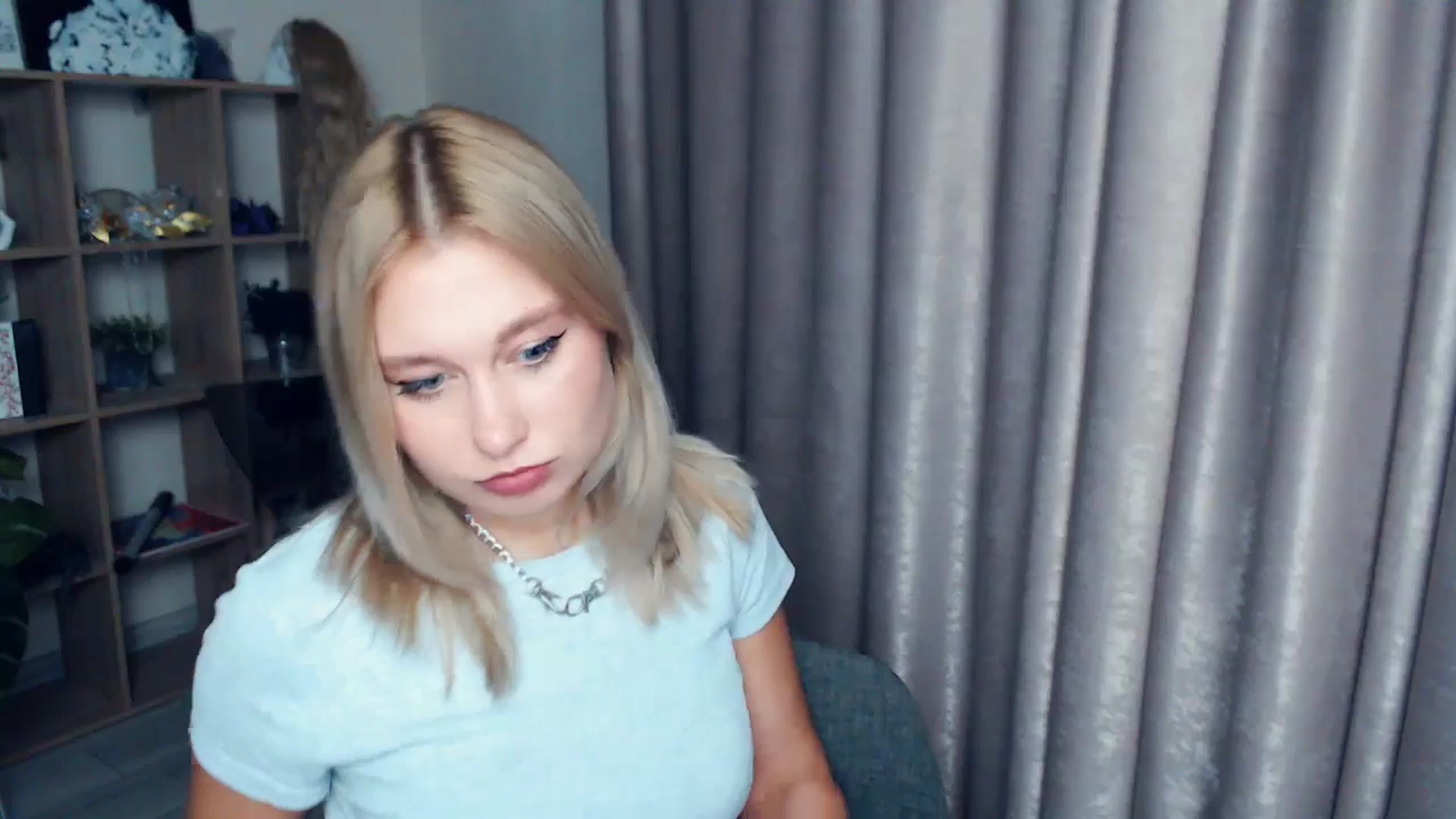 Gallery image thumbnail from Kukla_kolduna's myfreecams stream on, 11/23/2025, 16:53 image 13 of 20