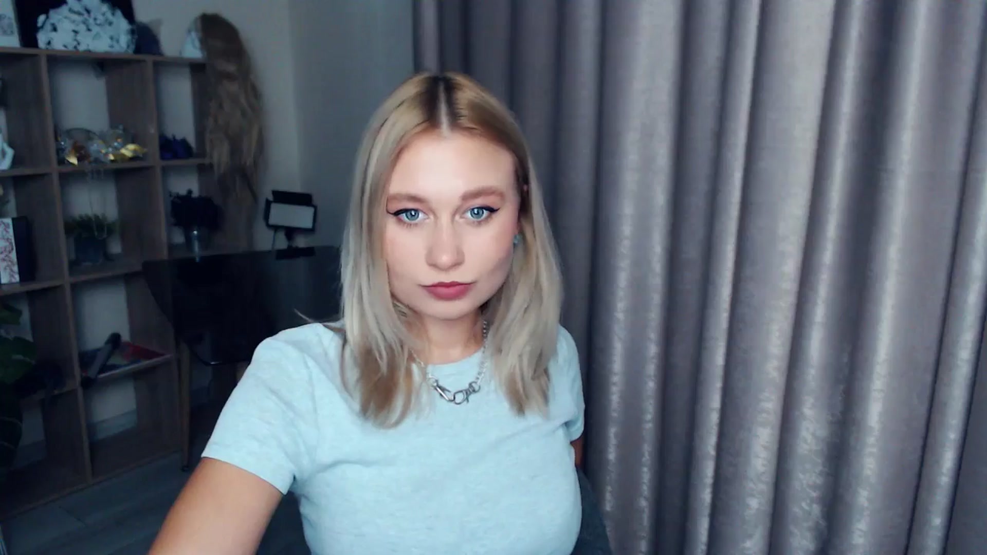 Gallery image thumbnail from Kukla_kolduna's myfreecams stream on, 11/23/2025, 16:53 image 10 of 20