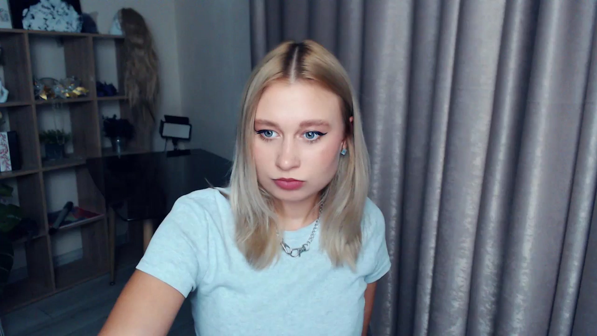Gallery image thumbnail from Kukla_kolduna's myfreecams stream on, 11/23/2025, 16:53 image 8 of 20