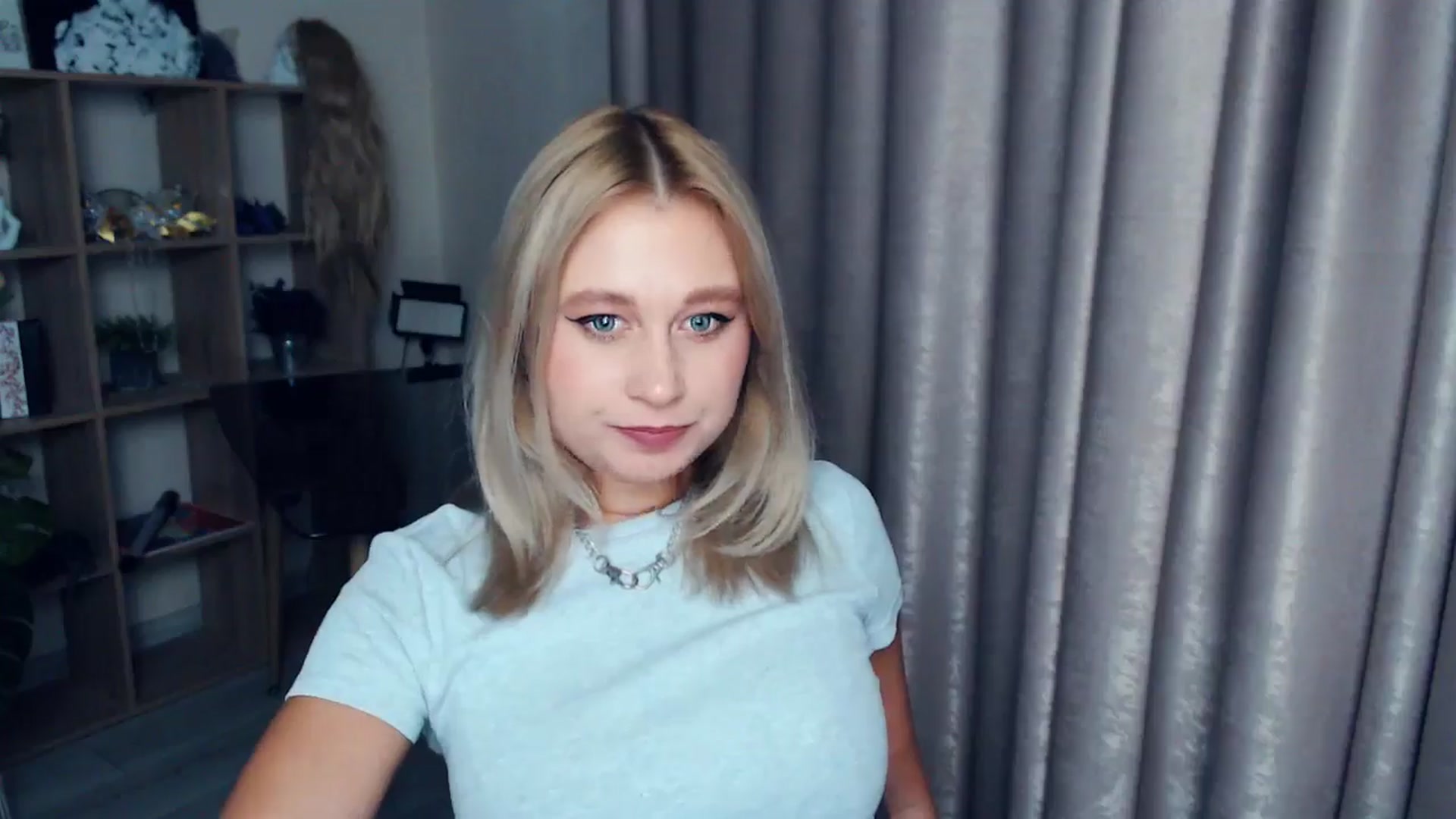 Gallery image thumbnail from Kukla_kolduna's myfreecams stream on, 11/23/2025, 16:53 image 2 of 20