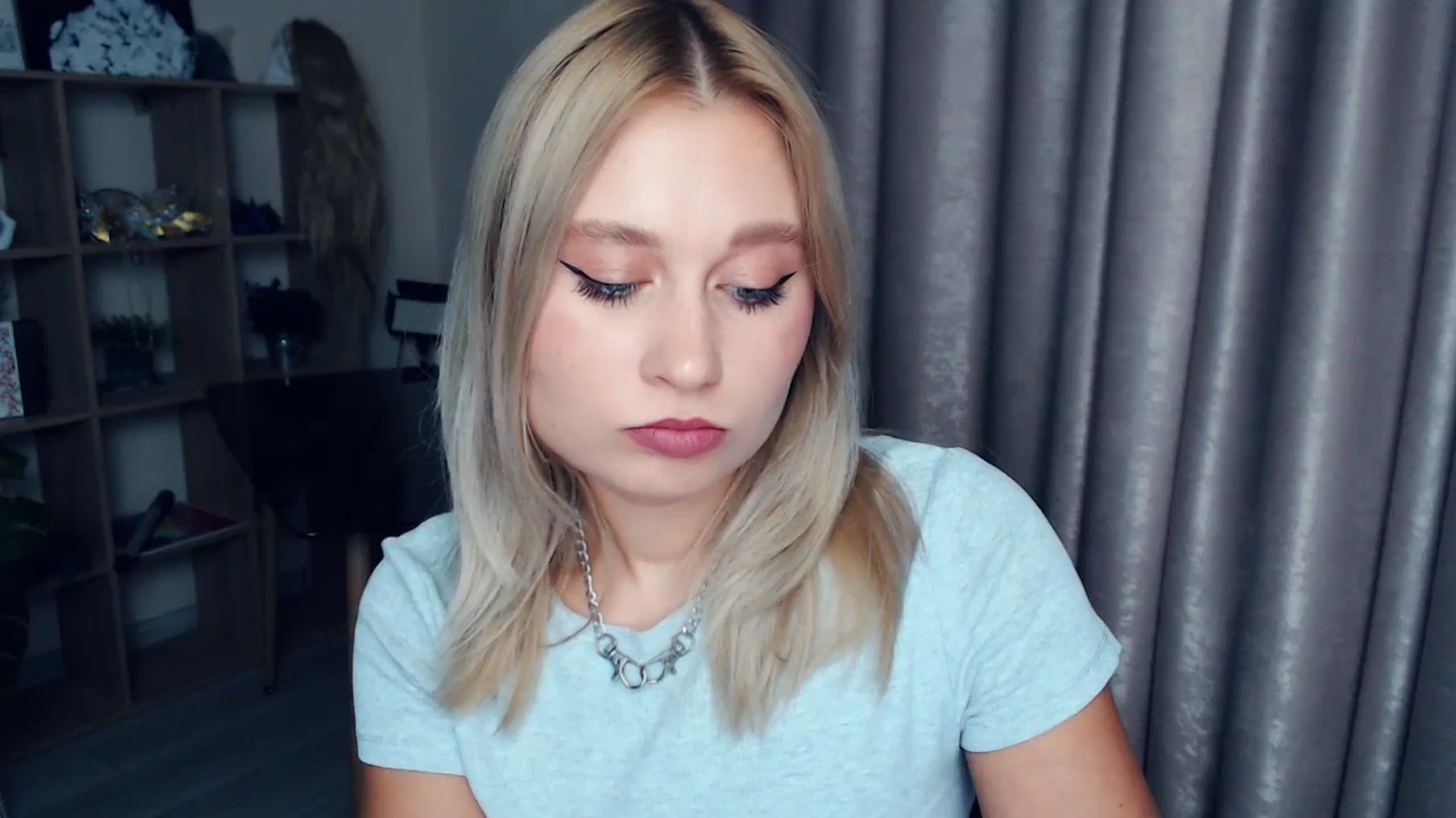 Gallery image thumbnail from Kukla_kolduna's myfreecams stream on, 11/23/2025, 16:53 image 19 of 20